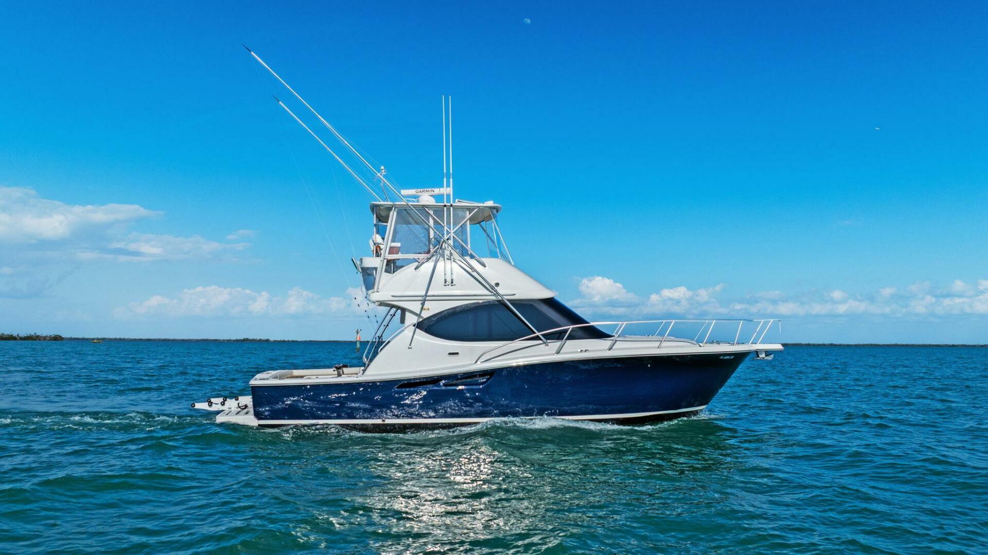 2013 Tiara Yachts 3900 Convertible "Salty Dach" - photo 1