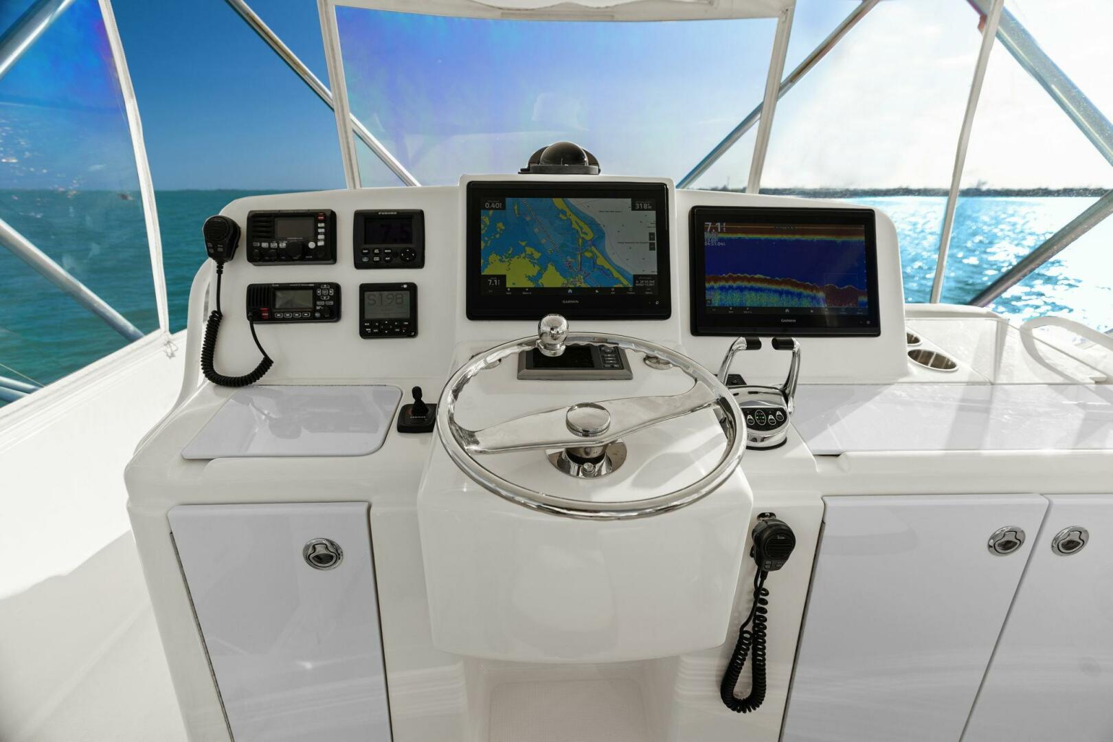 2013 Tiara Yachts 3900 Convertible "Salty Dach" - photo 2