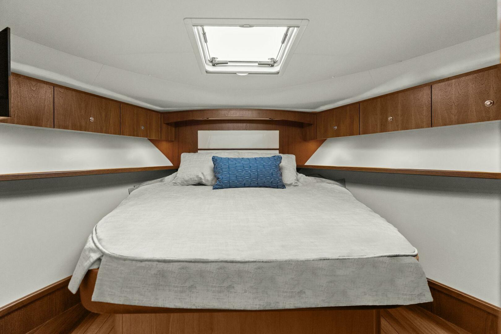 2013 Tiara Yachts 3900 Convertible "Salty Dach" - photo 3