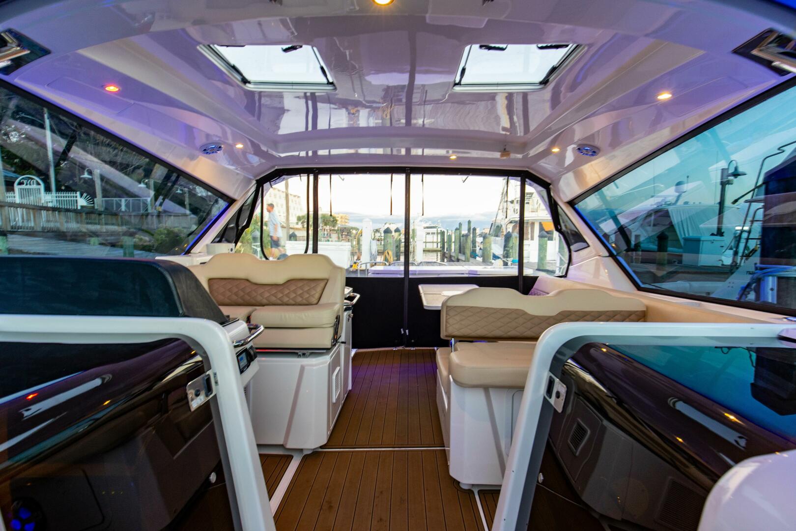 2018 Aquila 36 Power Cat "Katz Azz" - photo 2