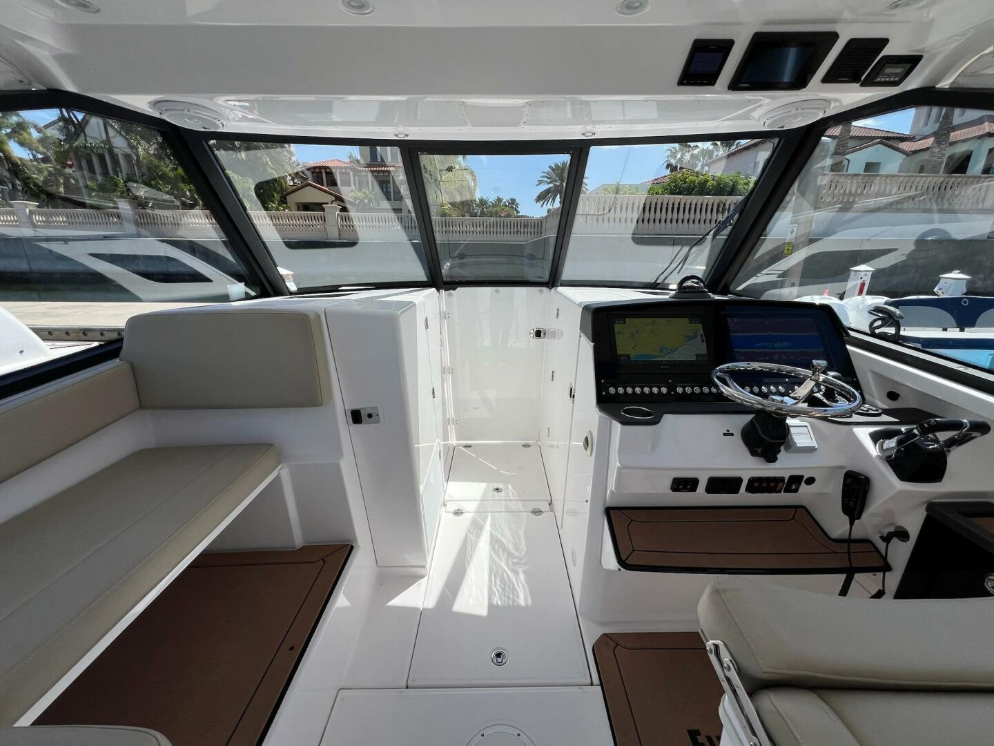 2019 Everglades 340 Dual Console "Solamore" - photo 3