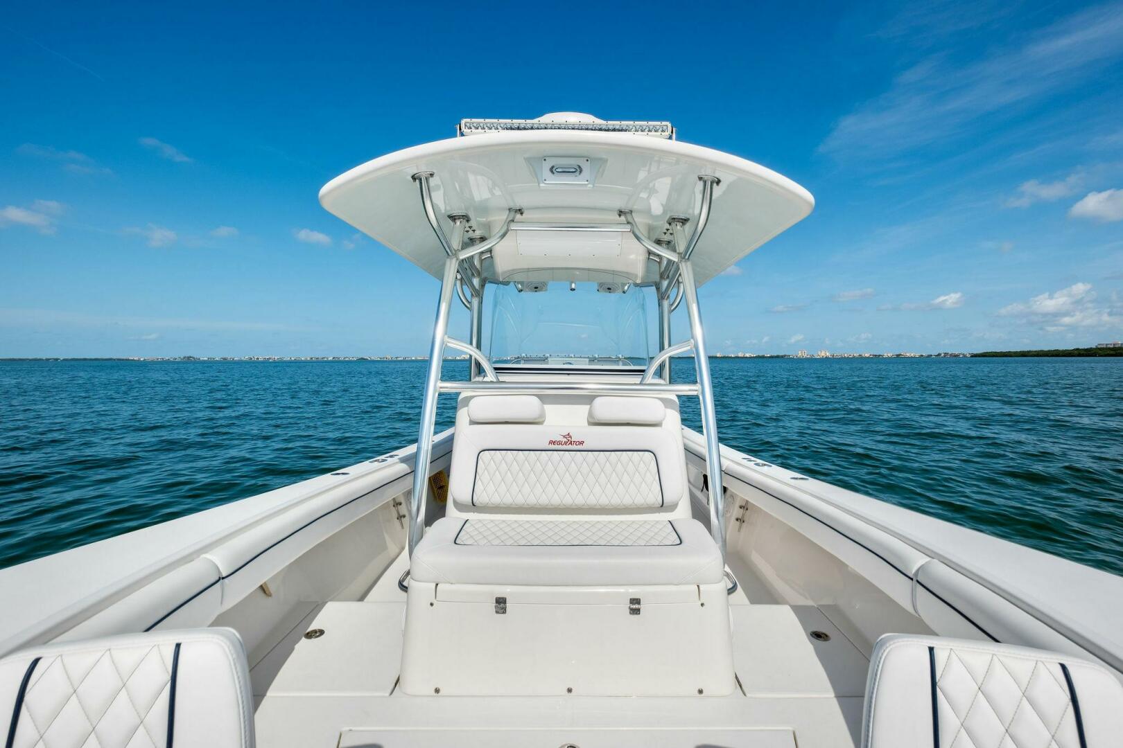 2012 Regulator 32 FS - photo 3