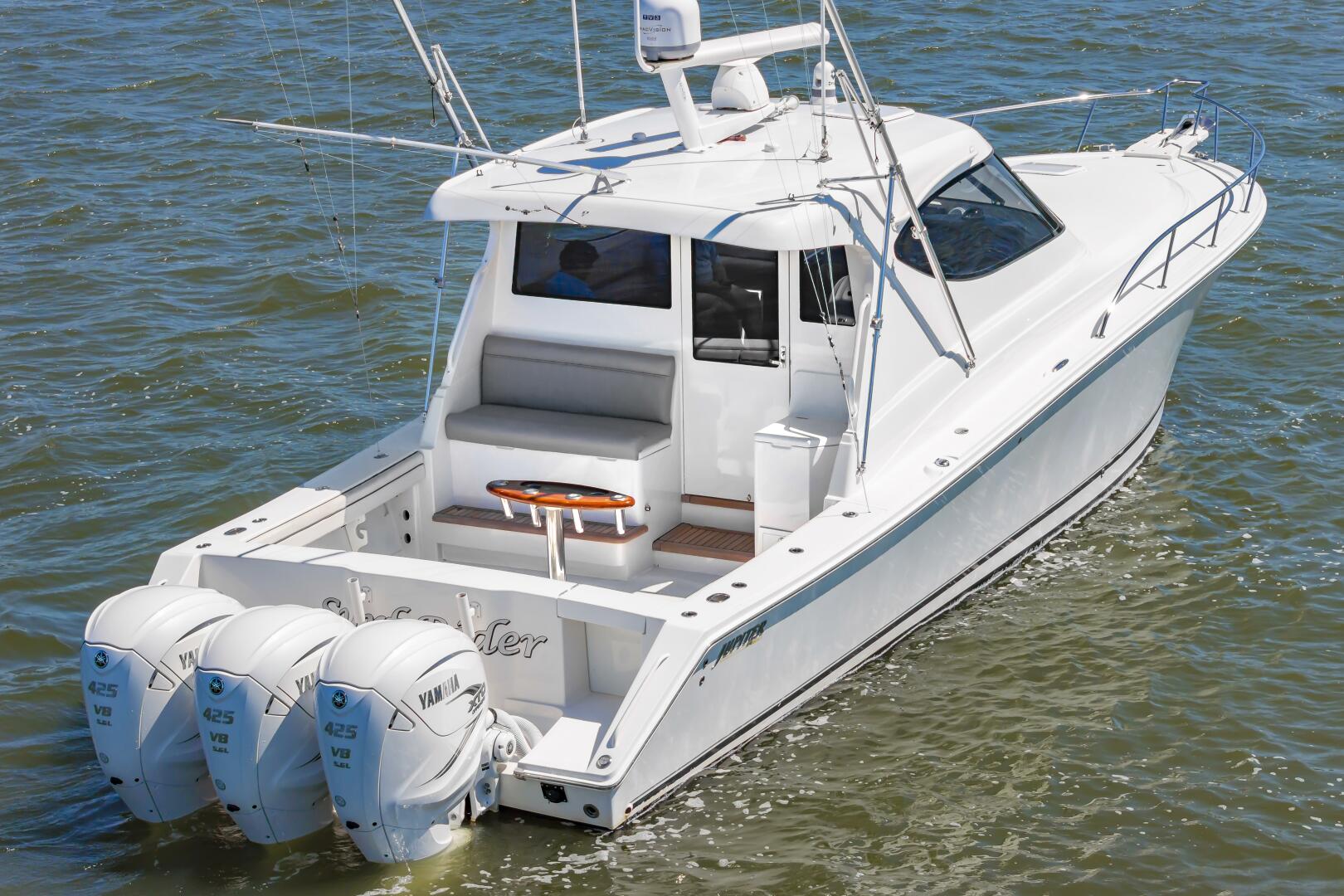 2014 Jupiter 41 Sport Bridge "Surf Rider" - photo 3