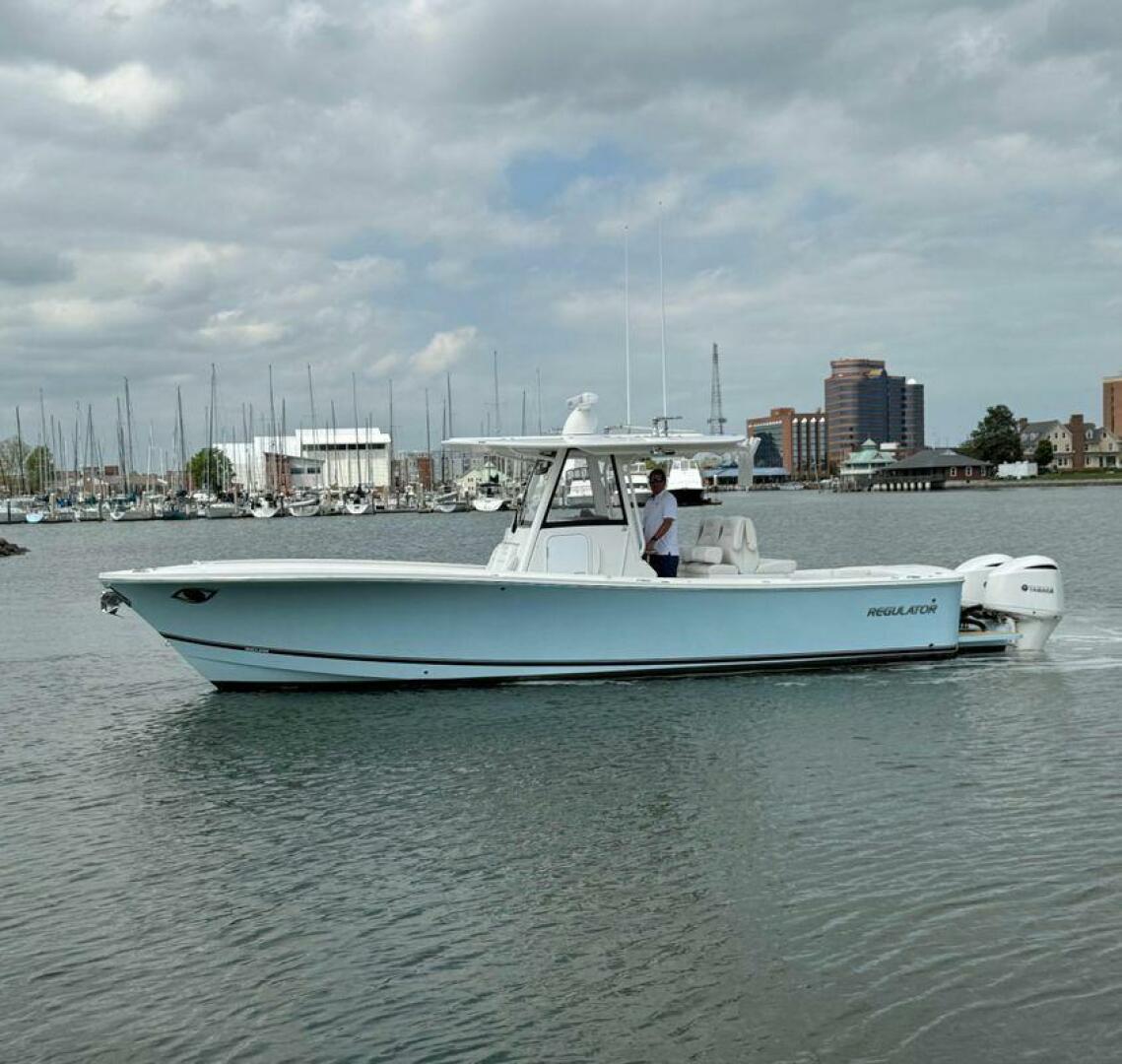 2020 Regulator 31 FS with Mezz - photo 2