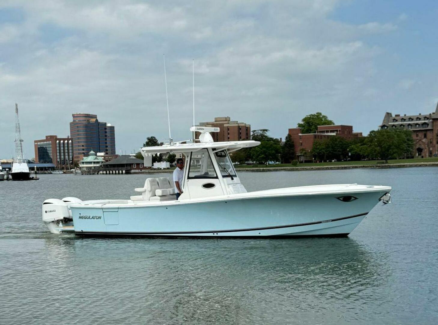 2020 Regulator 31 FS with Mezz - photo 1