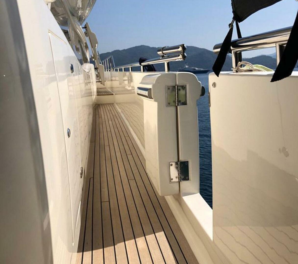 2008 Ferretti Yachts 830 "MAR AZUL" - photo 3