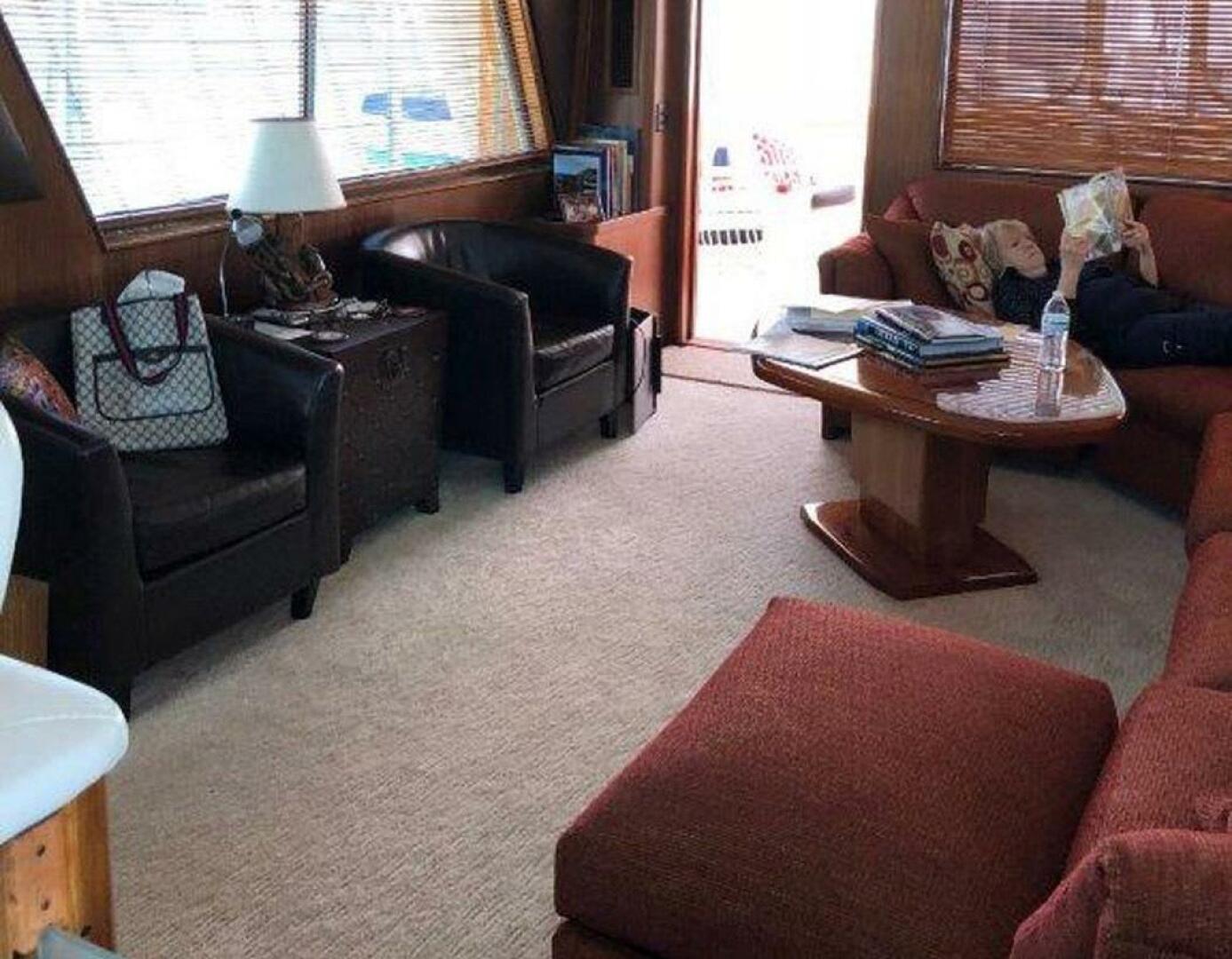 1987 Hatteras Flybridge "The Bottom Line" - photo 3