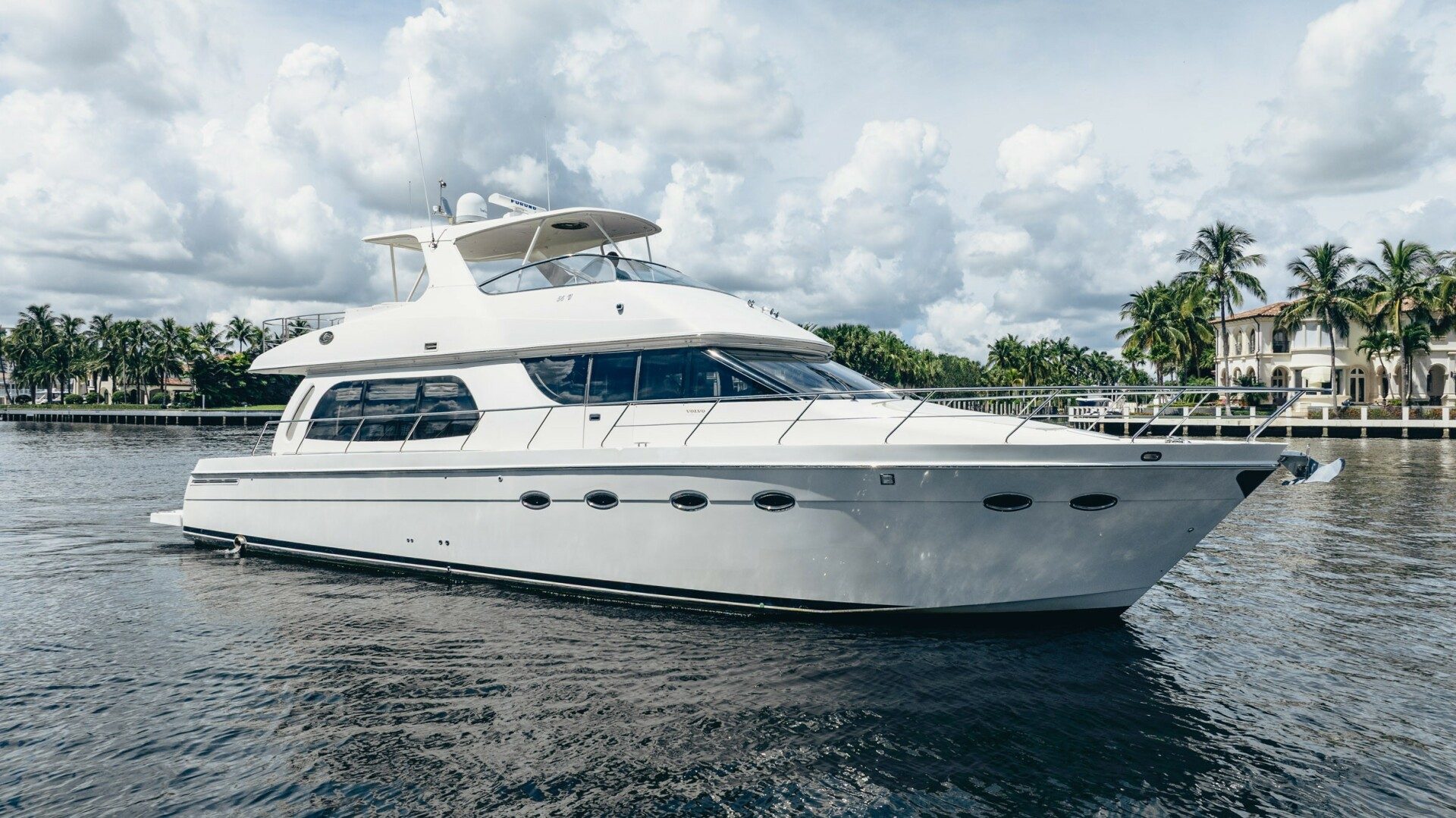 2005 Carver 56 Voyager "Sound Traveler" - photo 1