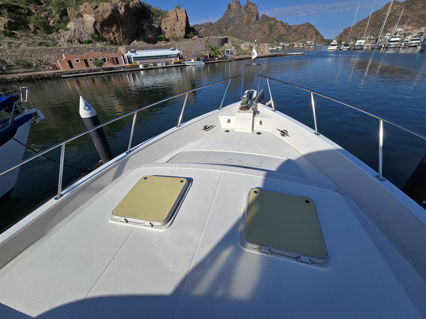 1989 Offshore Yachts 48 Sedan "THE WETBAR" - photo 2