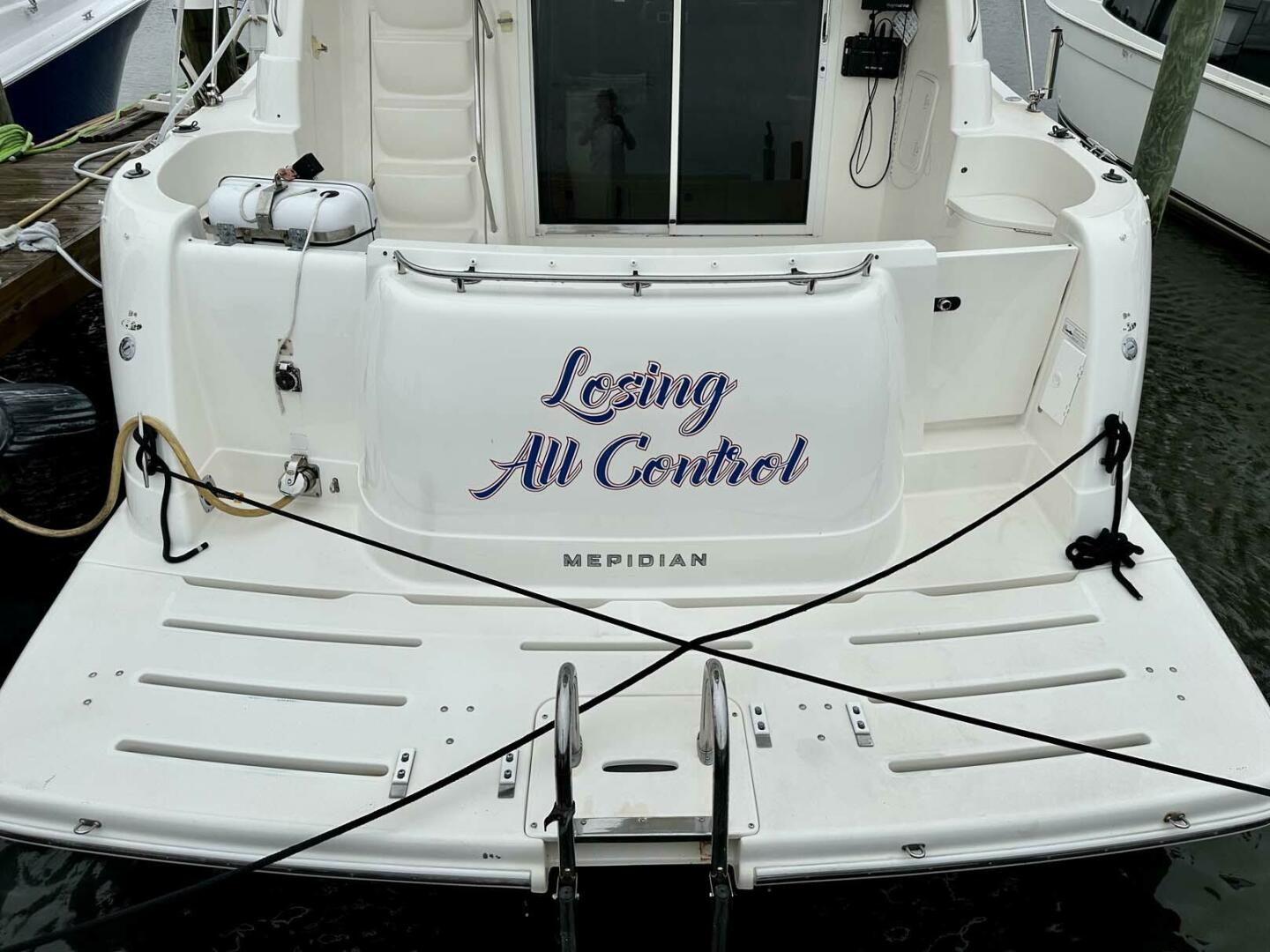 2007 Meridian 411 Sedan "Losing All Control" - photo 2