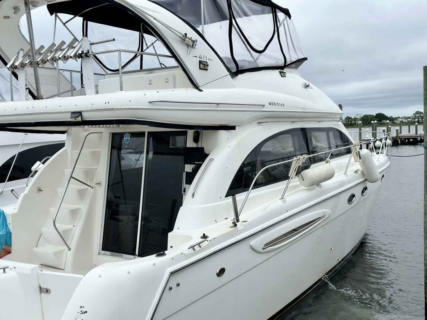 2007 Meridian 411 Sedan "Losing All Control" - photo 1