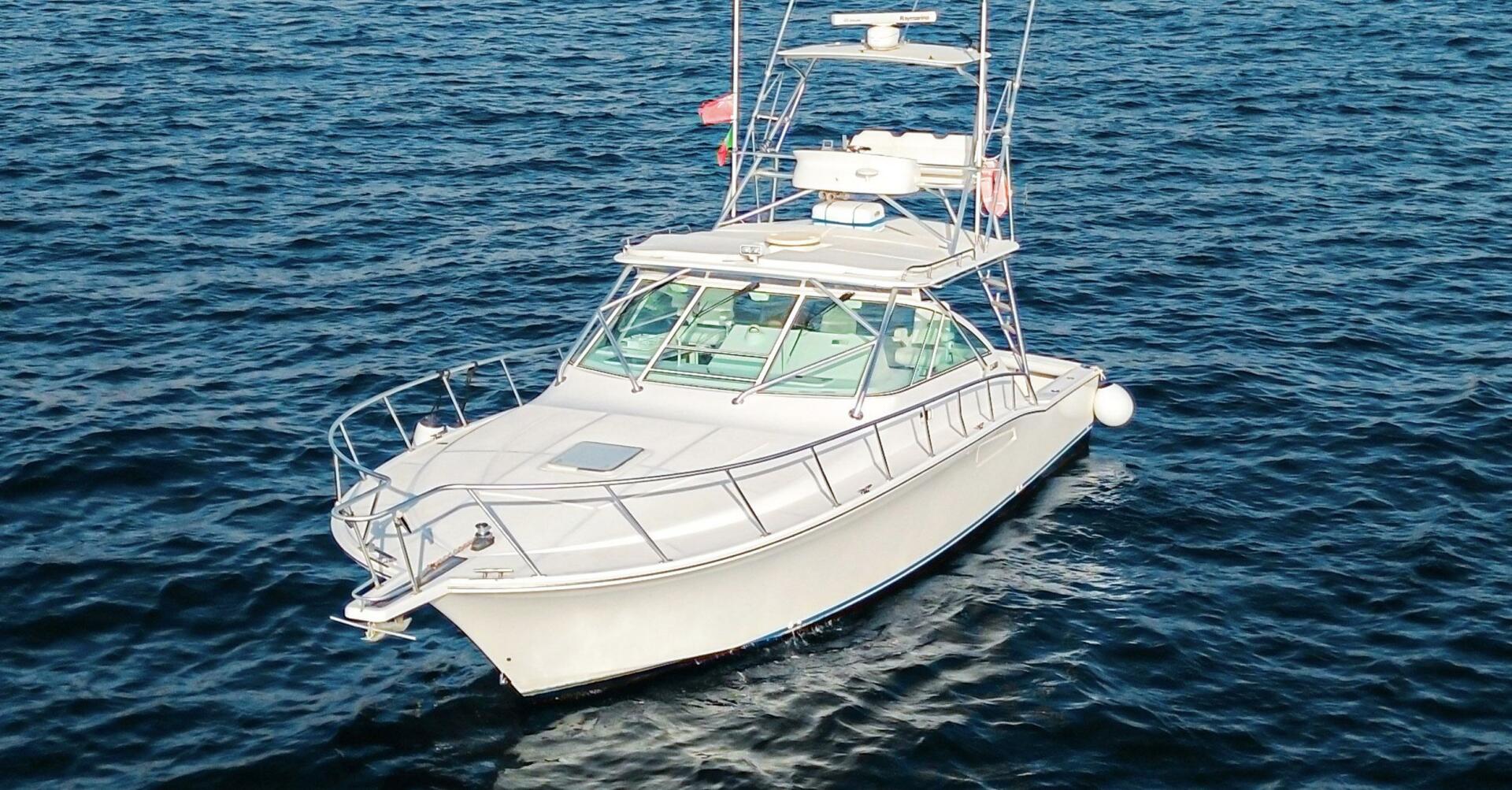 2005 Cabo 40 Express "Blue Legend" - photo 3