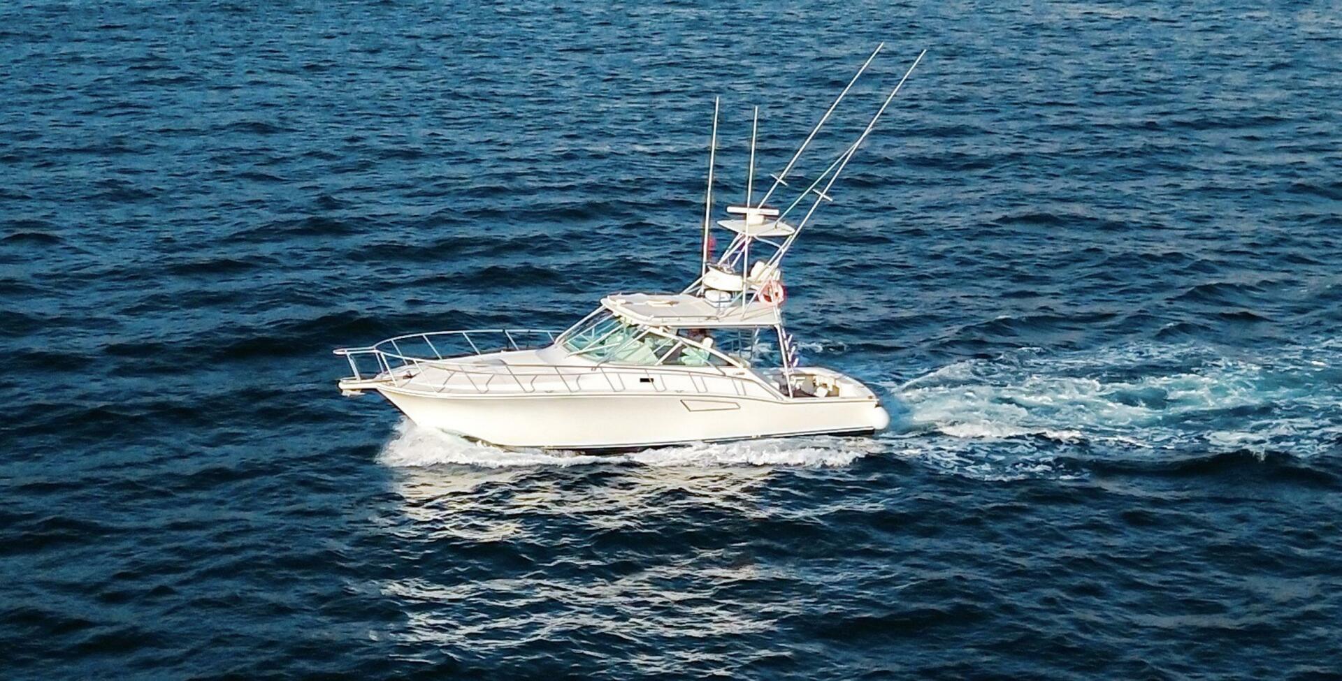 2005 Cabo 40 Express "Blue Legend" - photo 2