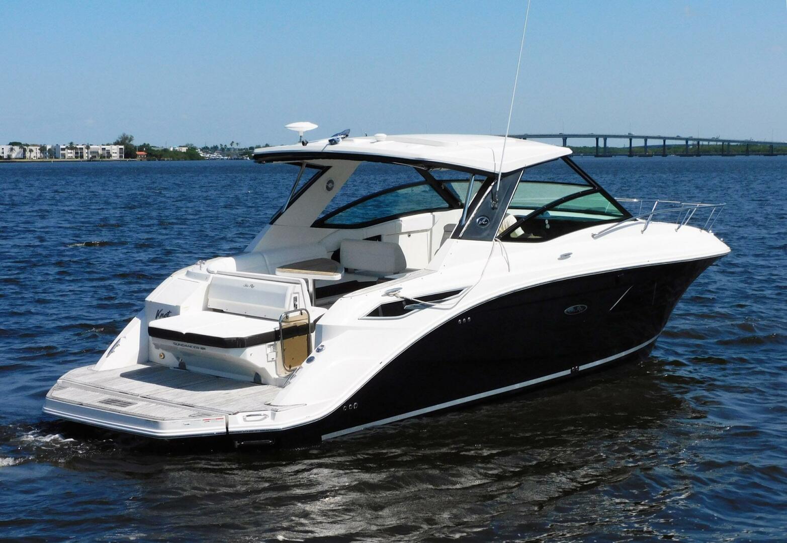 2018 Sea Ray Sundancer 320 "Knot Guilty" - photo 2