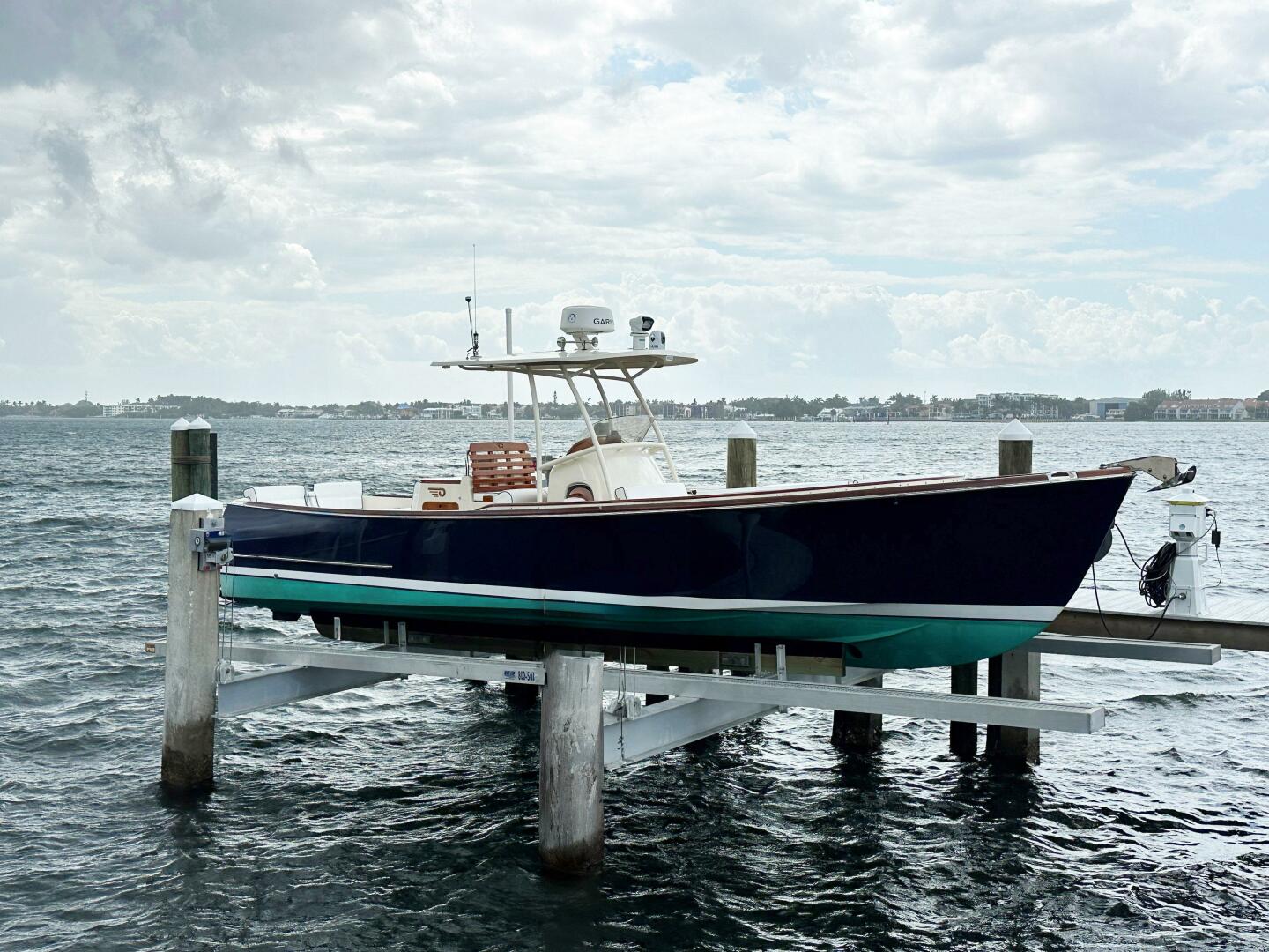 2002 Hinckley Talaria 29 C "Katie J" - photo 1