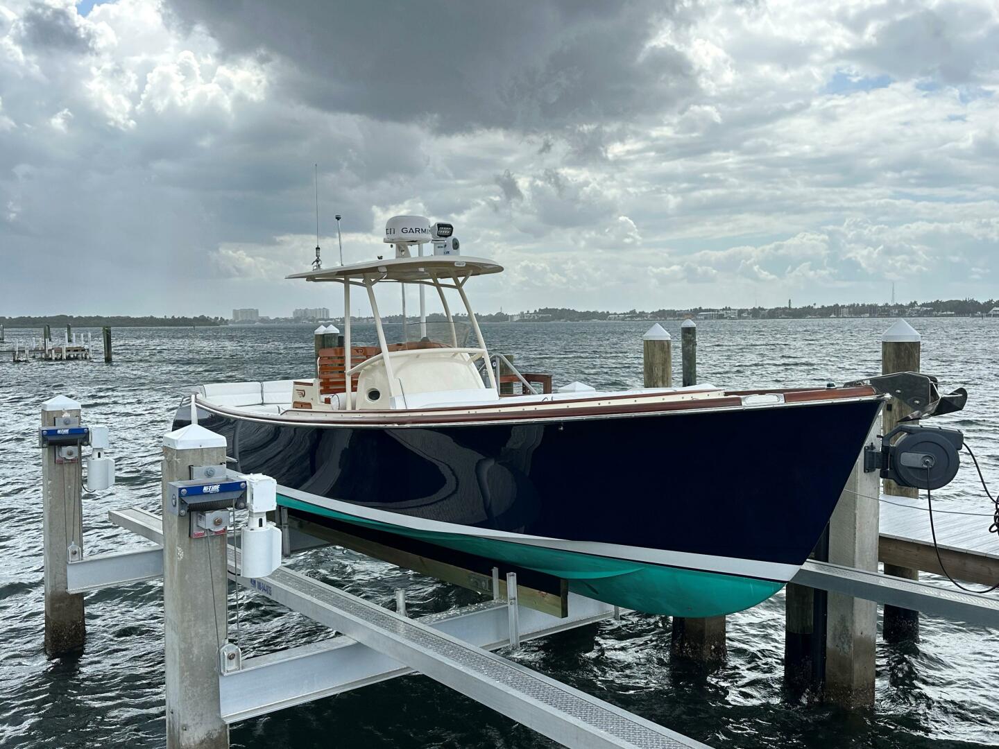 2002 Hinckley Talaria 29 C "Katie J" - photo 2