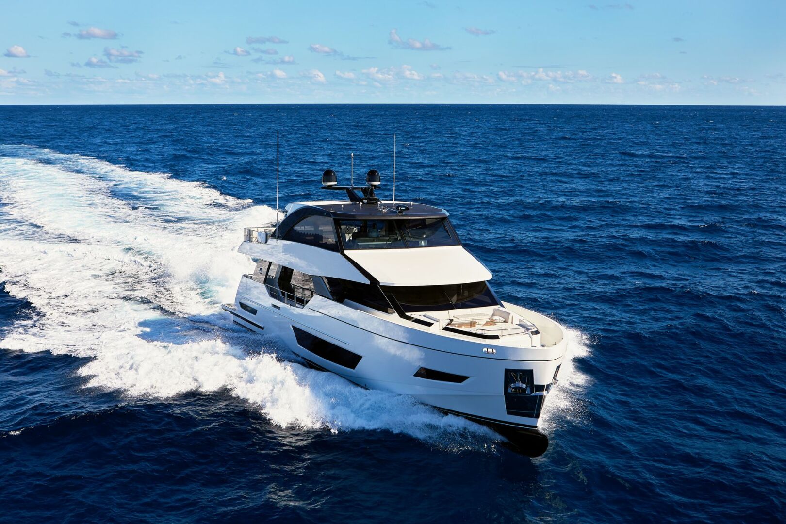 2020 Ocean Alexander 84 R - photo 2