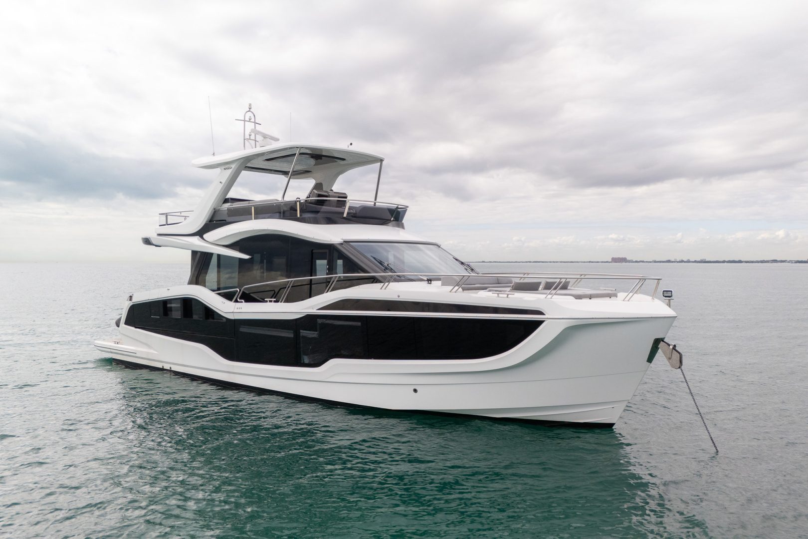 2025 Galeon 560 FLY - photo 3