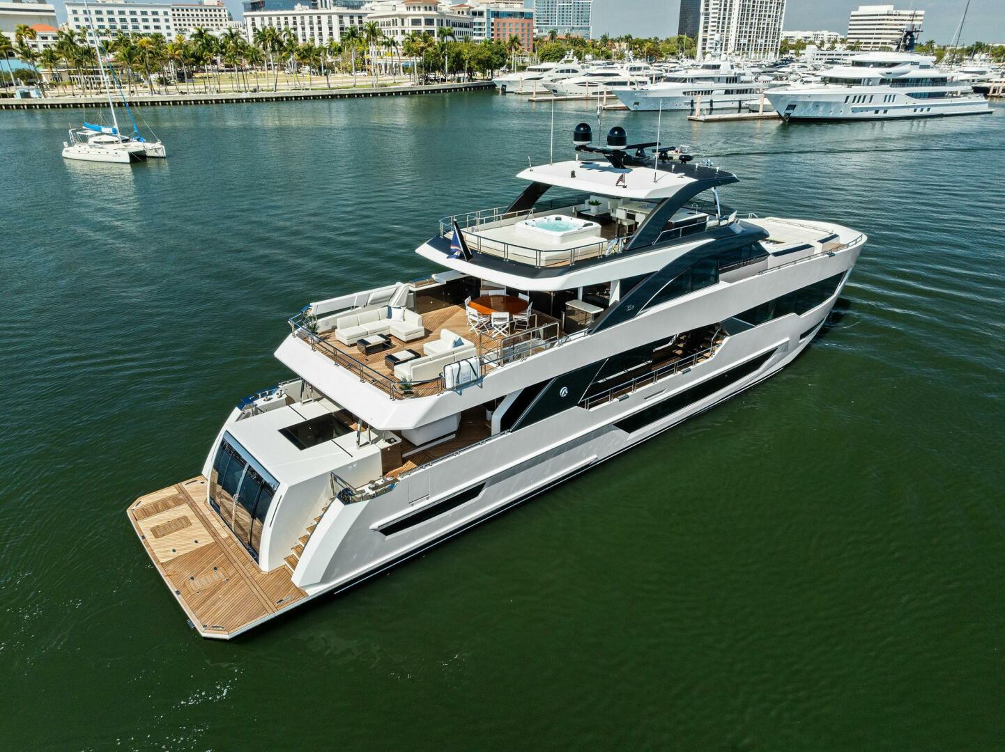 2024 Ocean Alexander 35 Revolution "SERENITY NOW" - photo 3