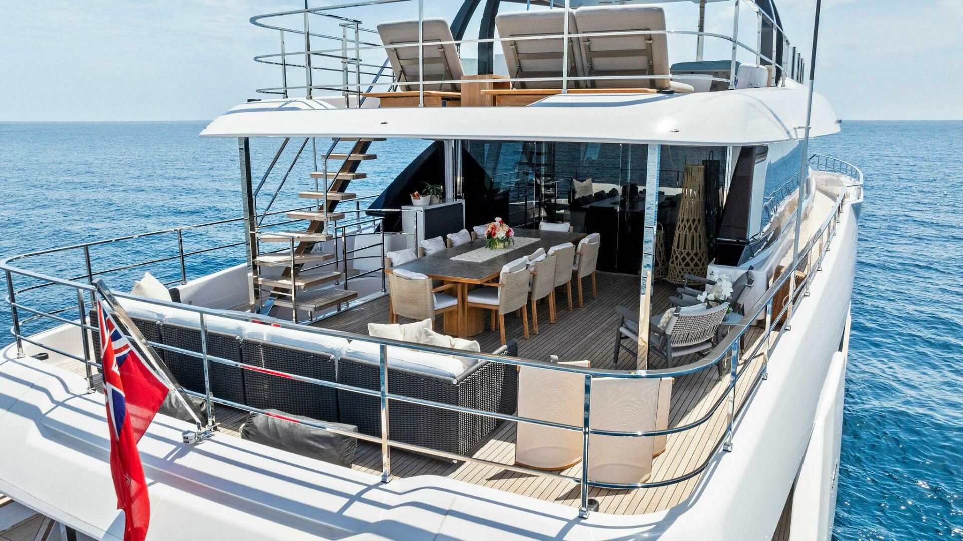 2024 Custom Line Navetta 33 "DOUBLE UP" - photo 2