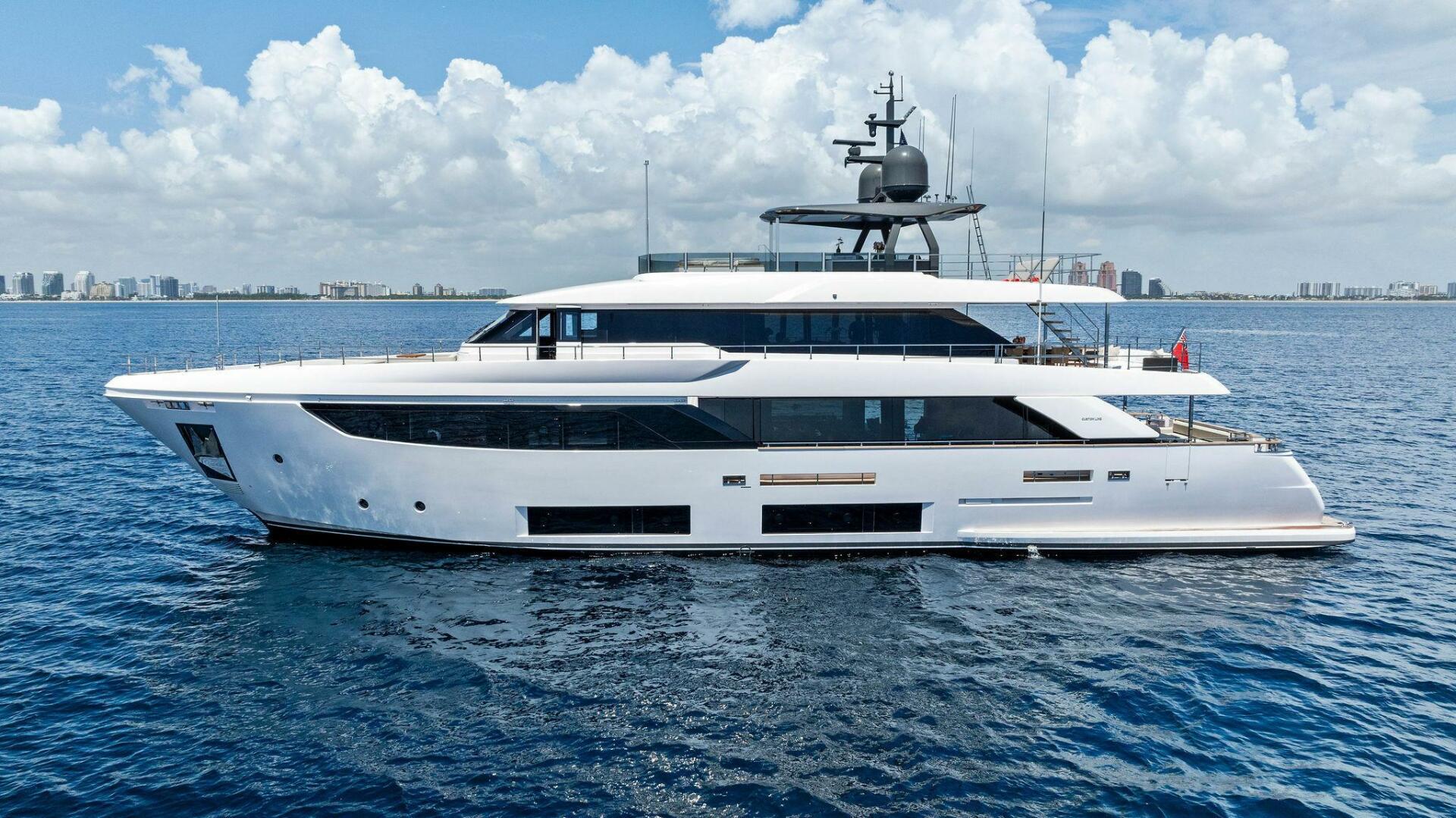 2024 Custom Line Navetta 33 "DOUBLE UP" - photo 3