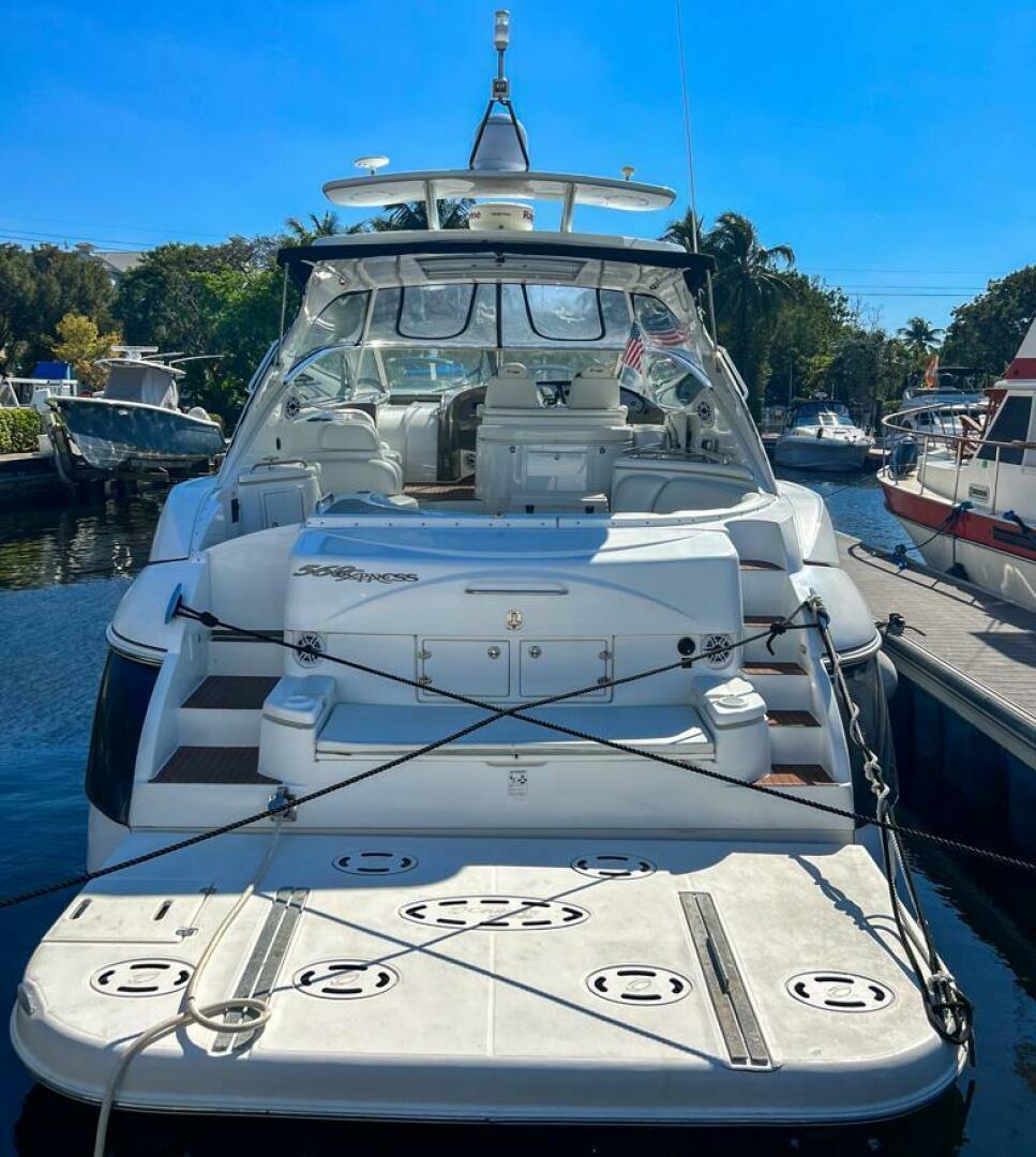 2011 Cruisers Yachts 560 Express "CLA CLA" - photo 2