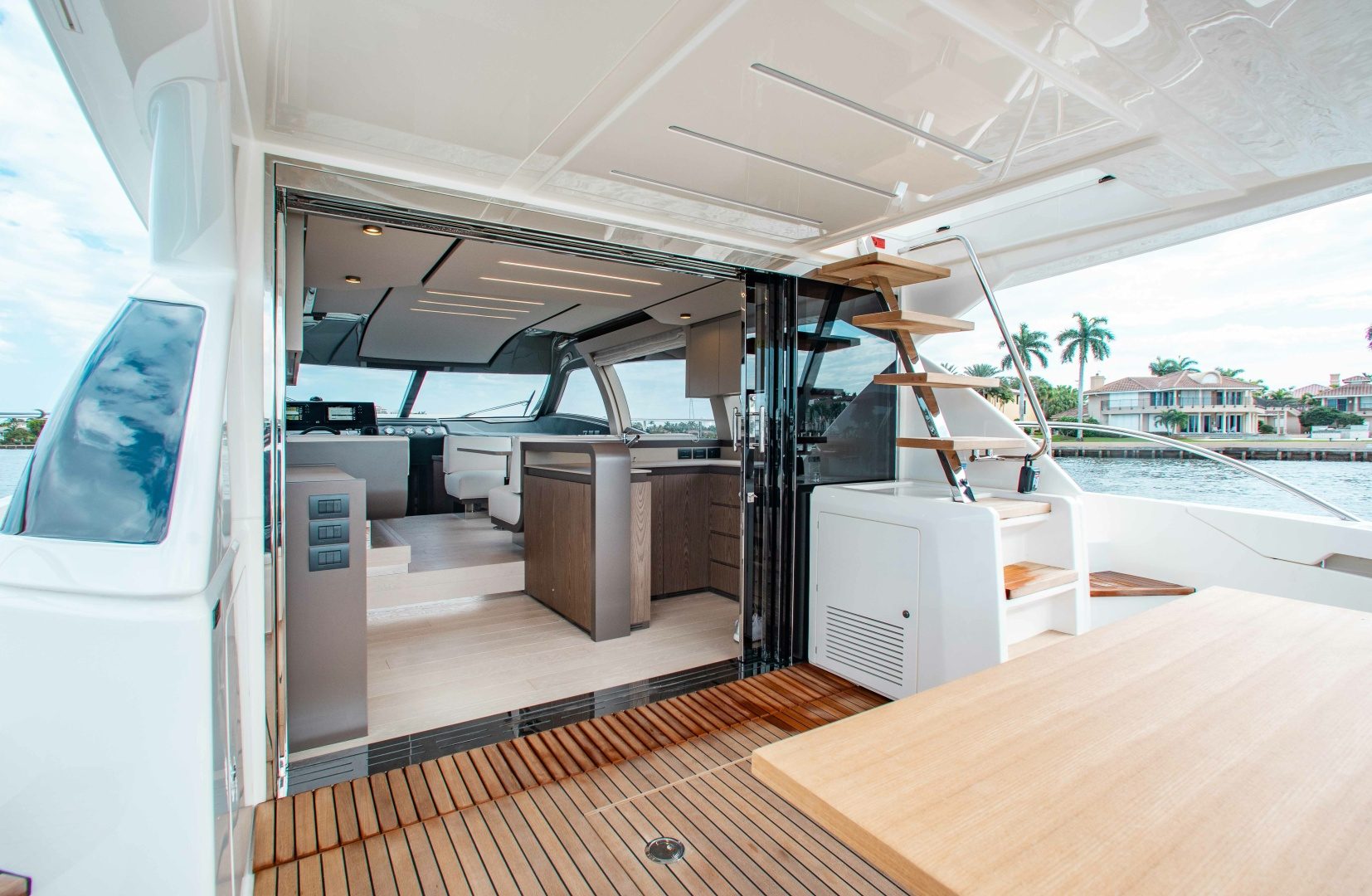2022 Ferretti Yachts 550 "TIME 2 FLY" - photo 2