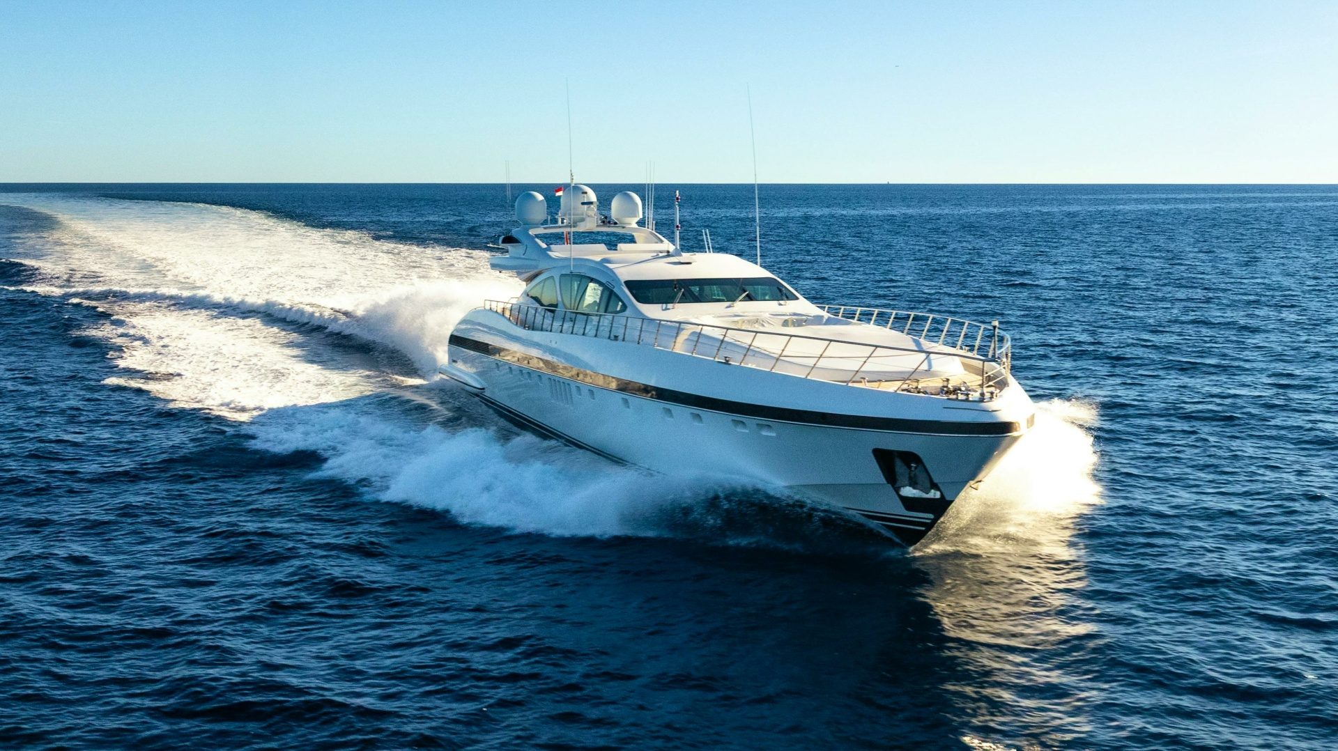 2007 Overmarine Mangusta 130 "BLUE AZUR" - photo 3