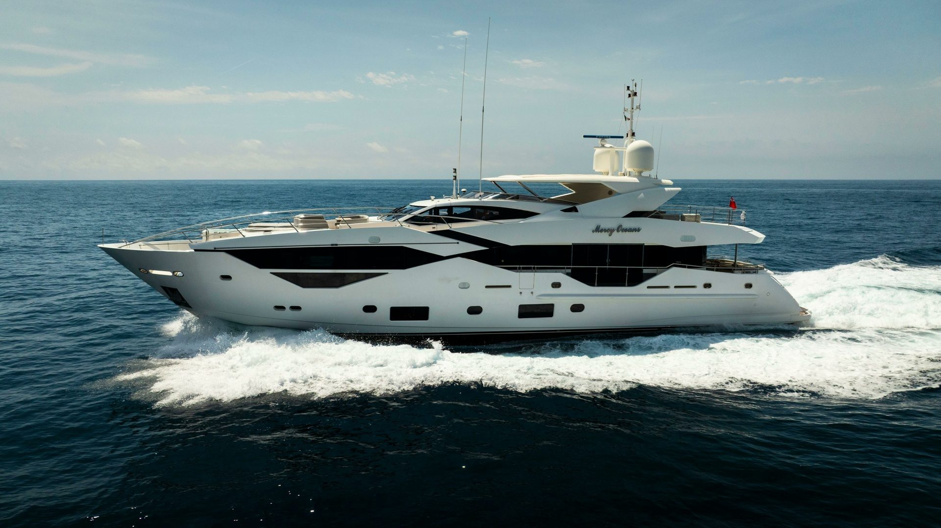 2018 Sunseeker Sunseeker 116 Yacht "MERCY OCEANS" - photo 3