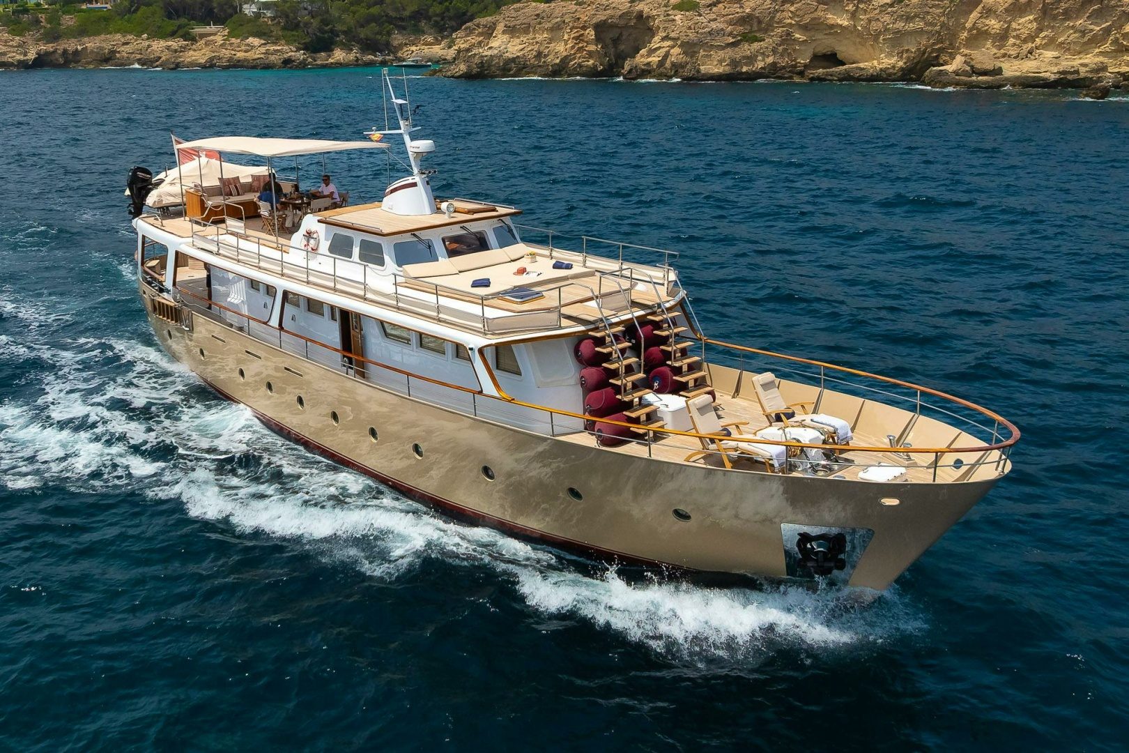 1975 Cantieri Di Lavagna Custom "BLACK PEPPER" - photo 2