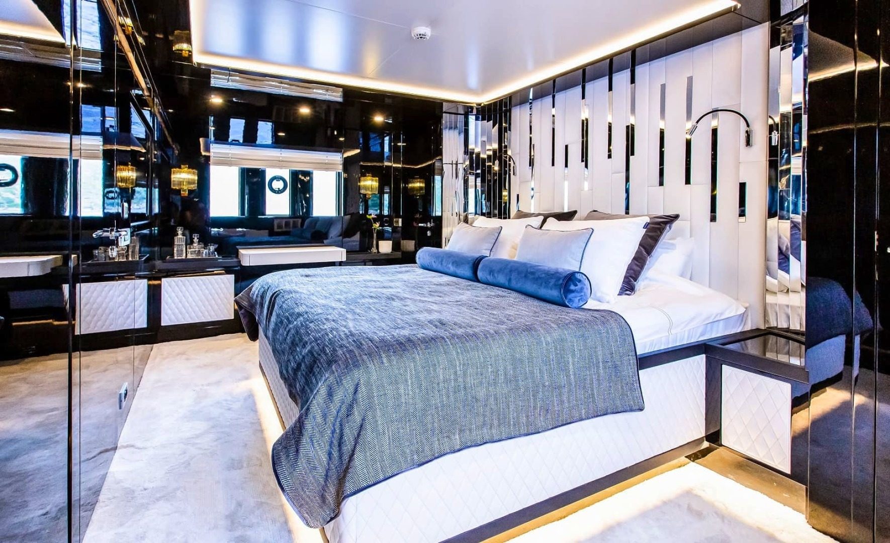 2022 Bering Yachts "LEVANNA" - photo 3