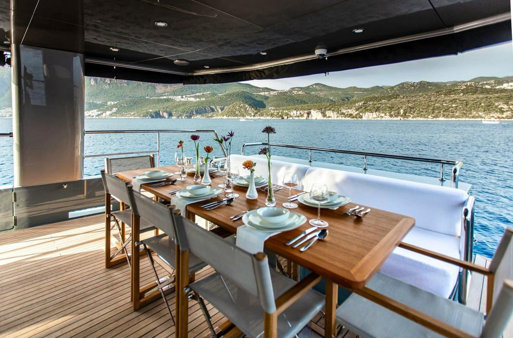 2022 Bering Yachts "LEVANNA" - photo 1