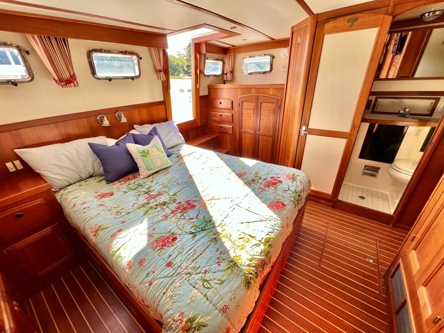 2001 Sabre Sabreline 47 "SWAMP FOX" - photo 2