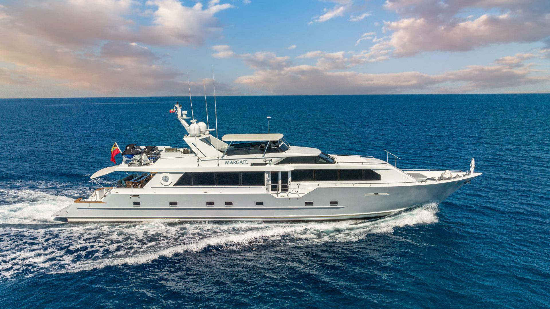 1997 Broward Raised Pilothouse "Margate" - photo 1