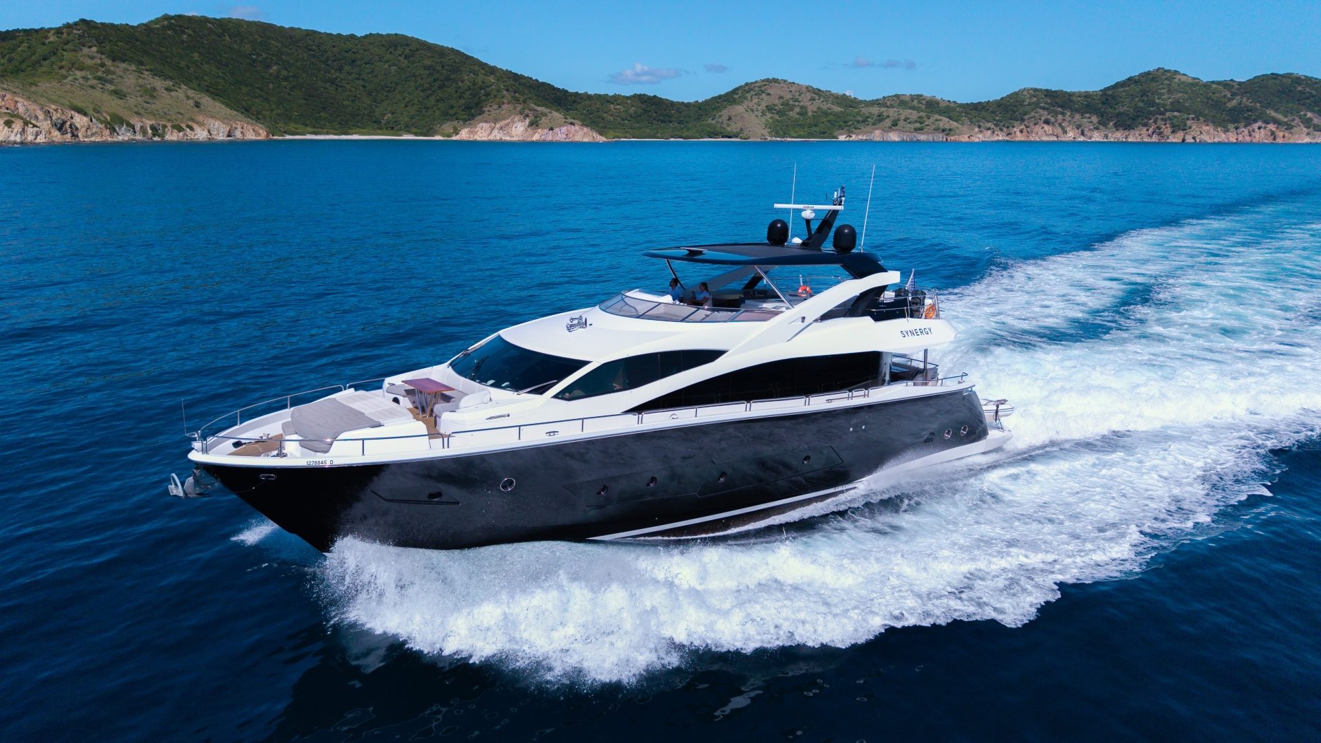 2017 Sunseeker 86 Yacht "Synergy" - photo 1