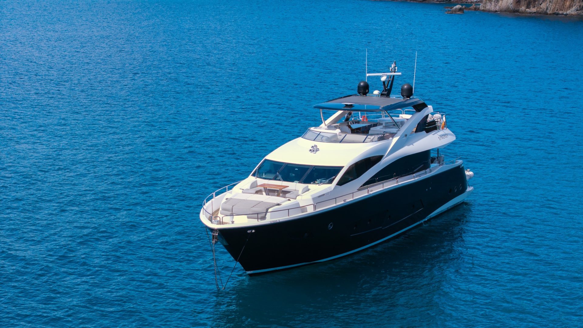 2017 Sunseeker 86 Yacht "Synergy" - photo 3