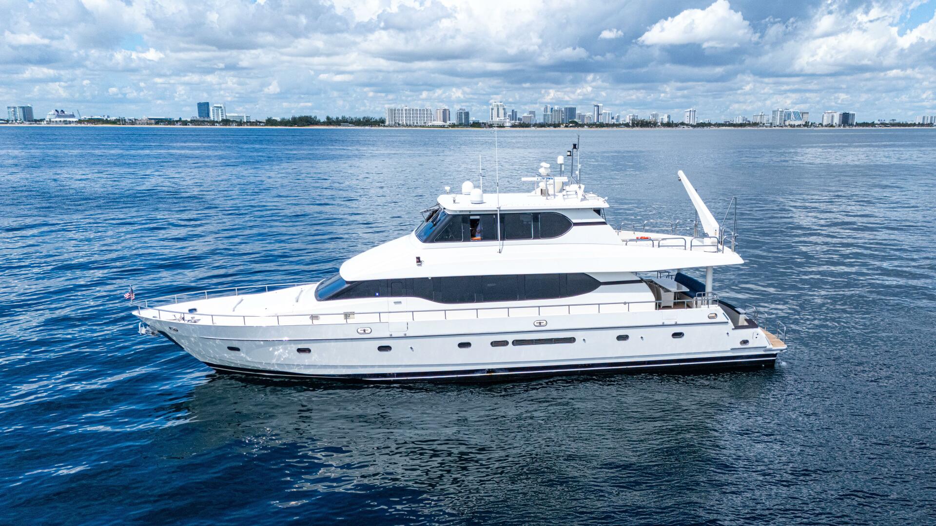2001 Motor Yacht 82MY "Electrified" - photo 3