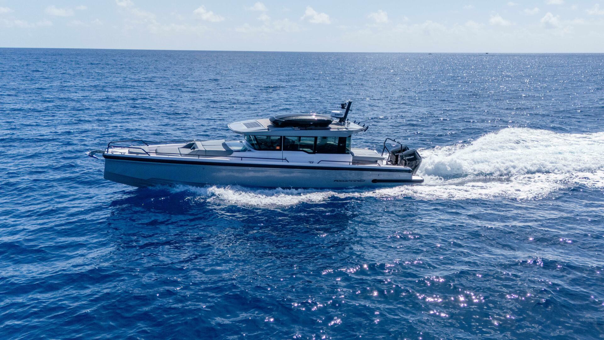 2024 Axopar 37 XC Cross Cabin "Nadias Horizon" - photo 2