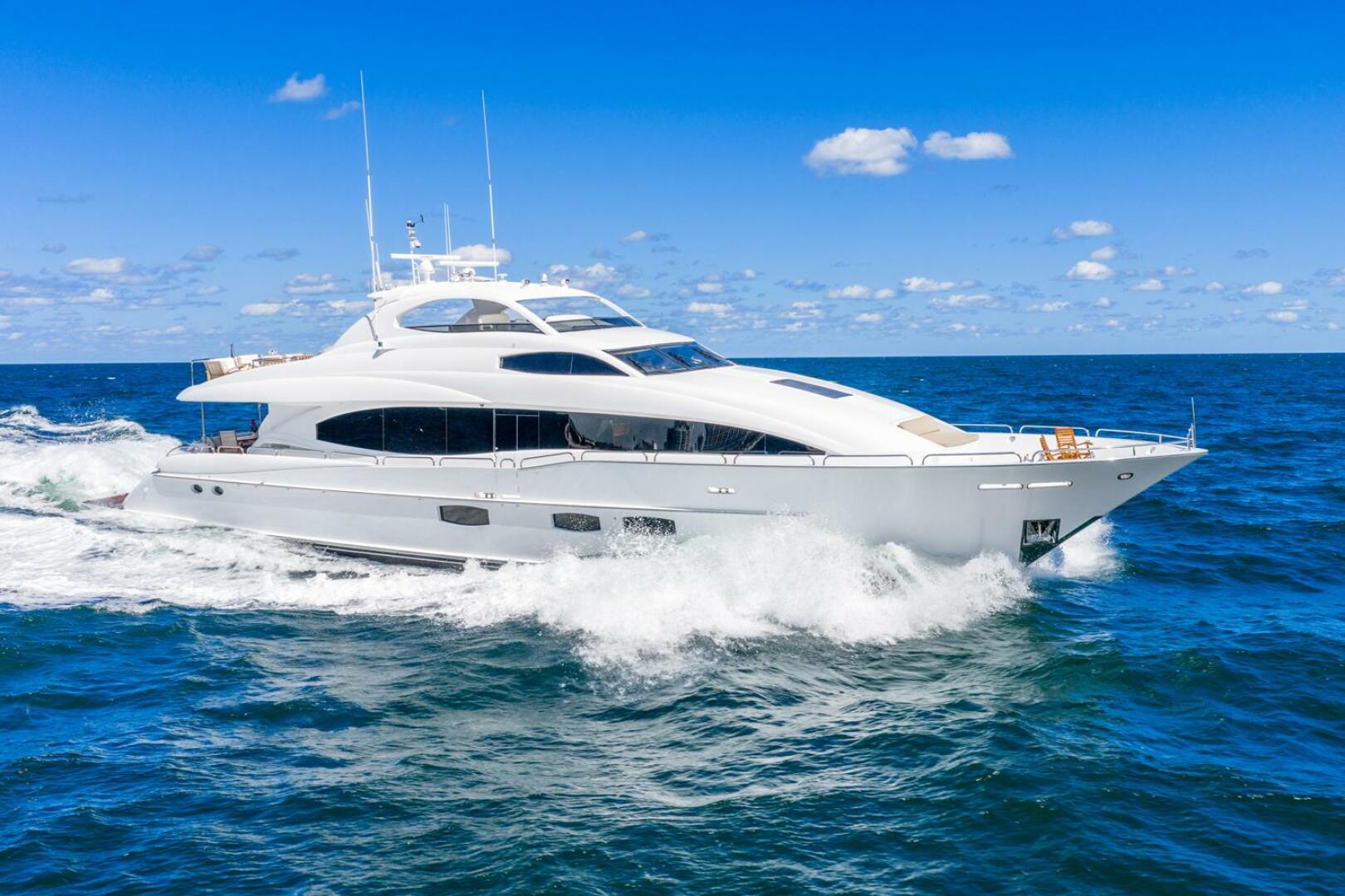 2008 Lazzara Yachts 116 "Serenity" - photo 2