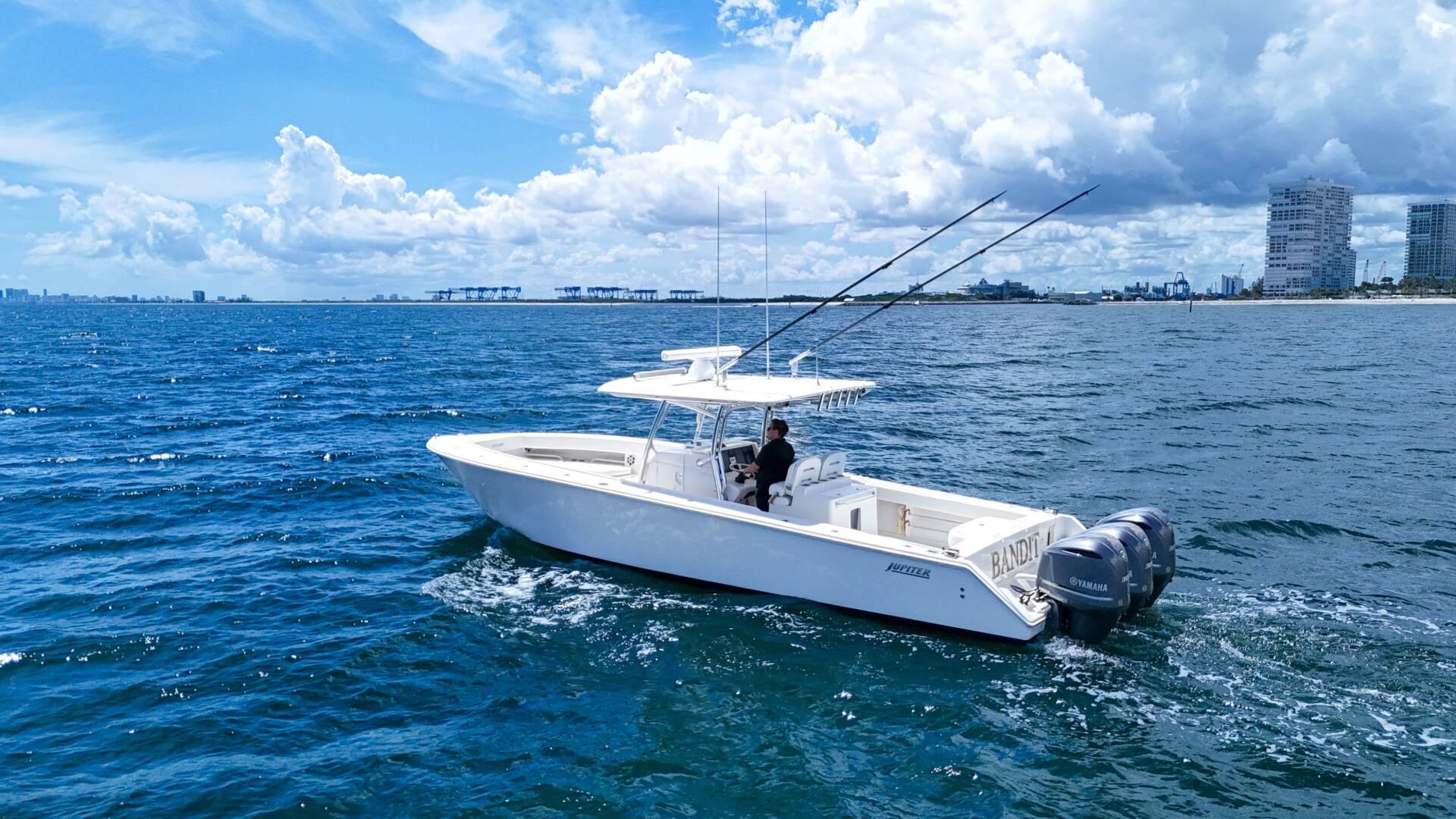 2018 Jupiter 38 FS "Bandit" - photo 3