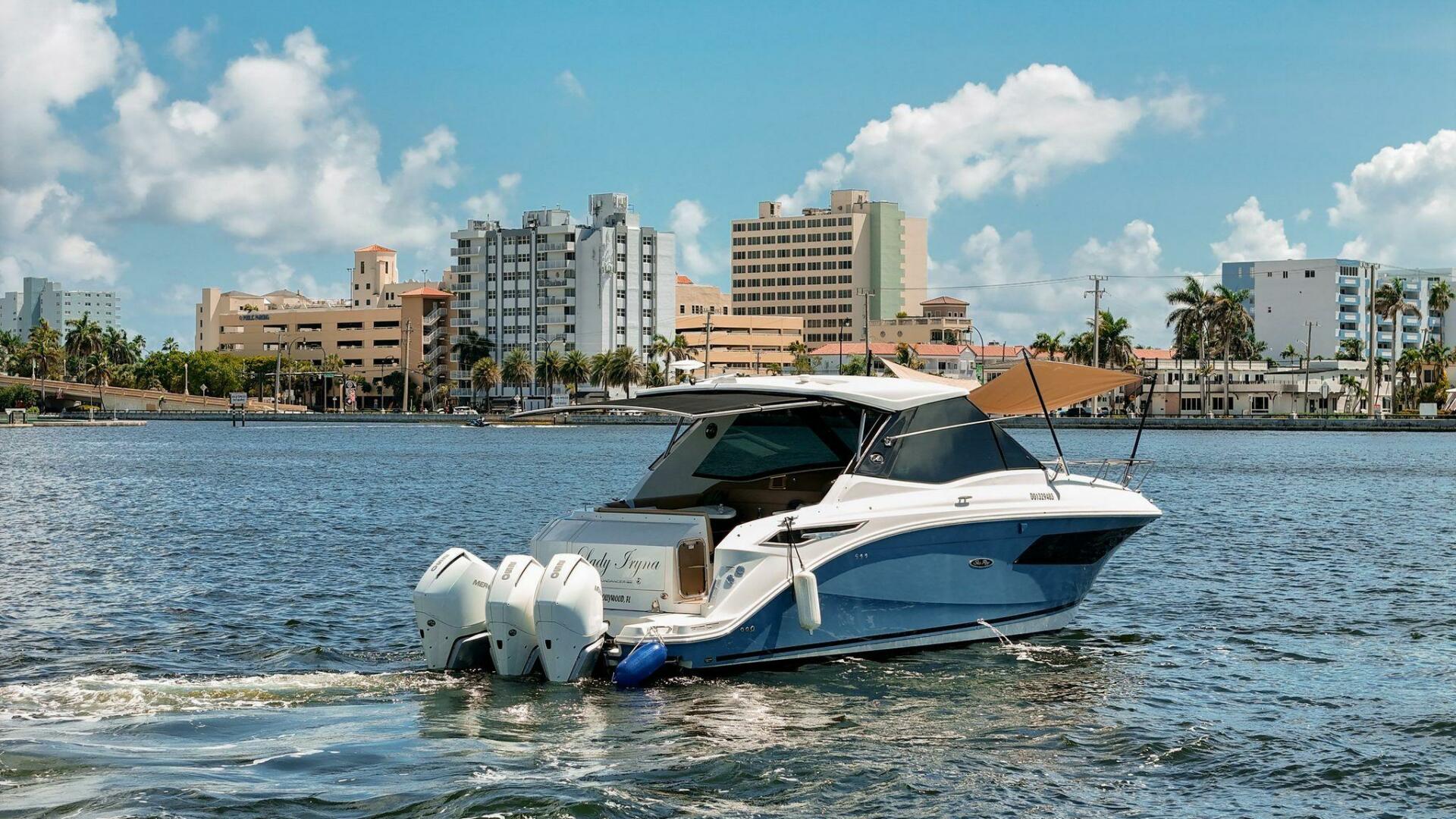 2022 Sea Ray 320 Sundancer OB "Lady Iryna" - photo 2