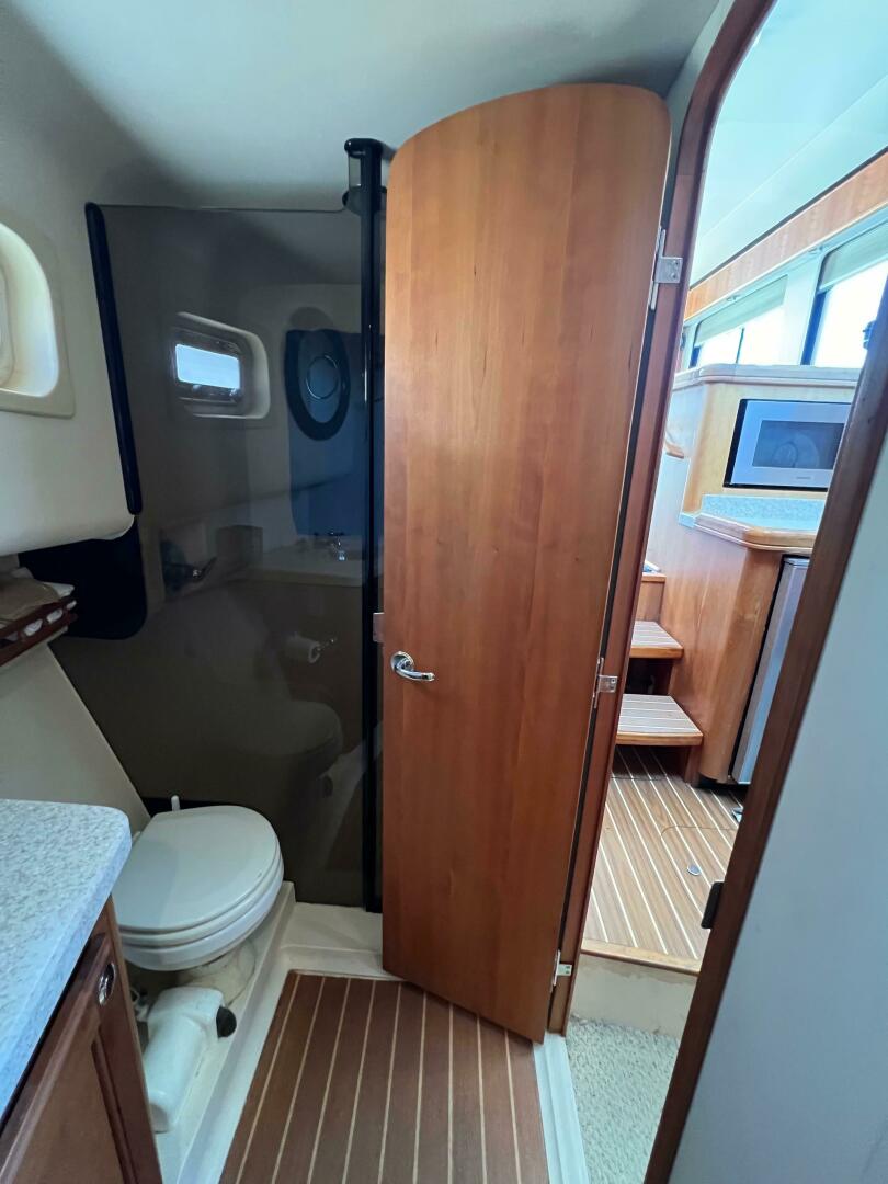 2005 Mainship 34 "NAUTI DOG" - photo 3