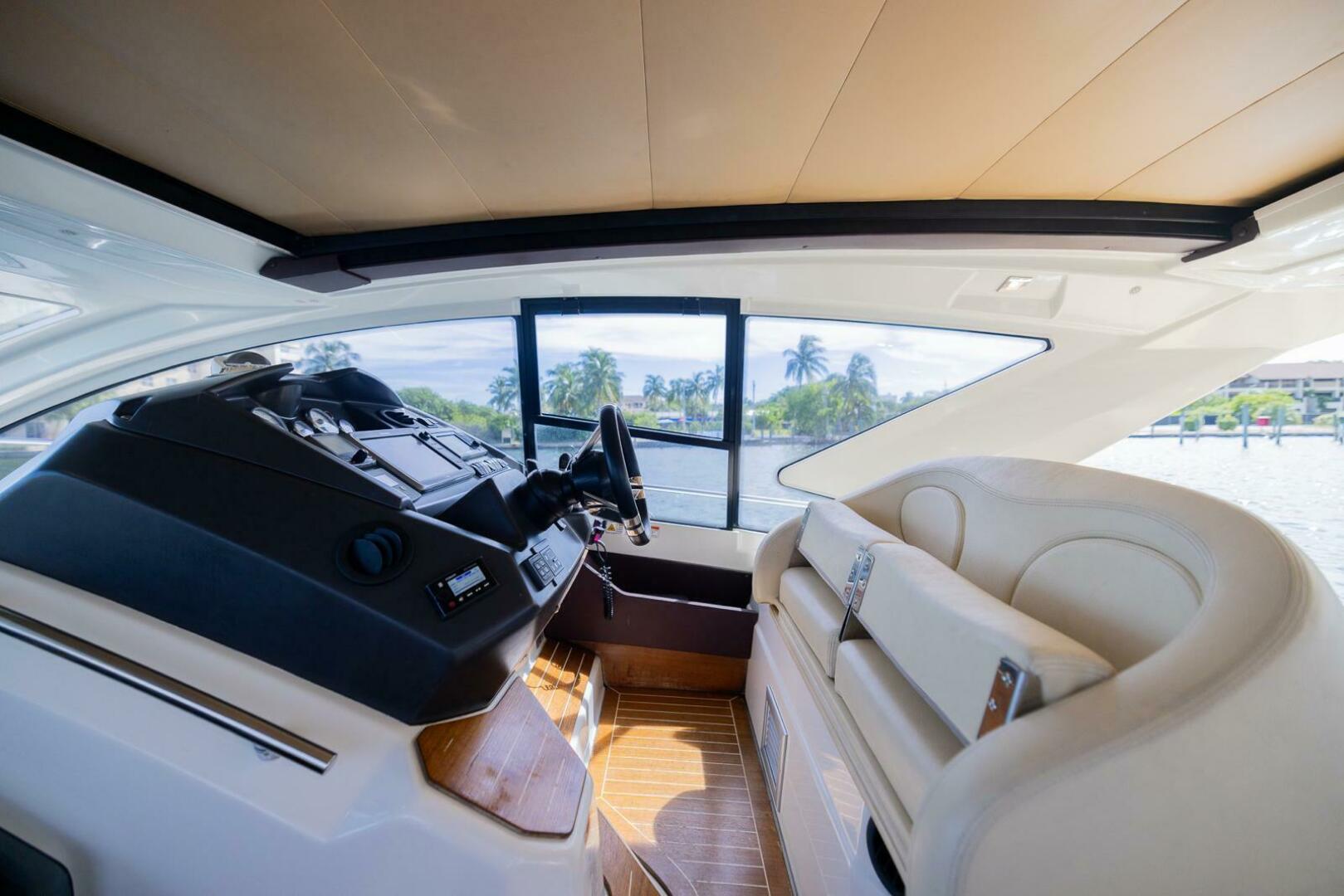 2014 Cranchi M 44 HT "She's Royal" - photo 3
