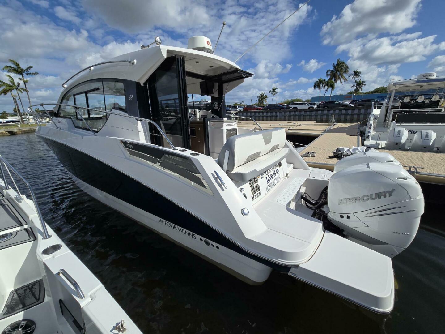 2020 Four Winns V355 Coupe OB "LIVE IT UP" - photo 1