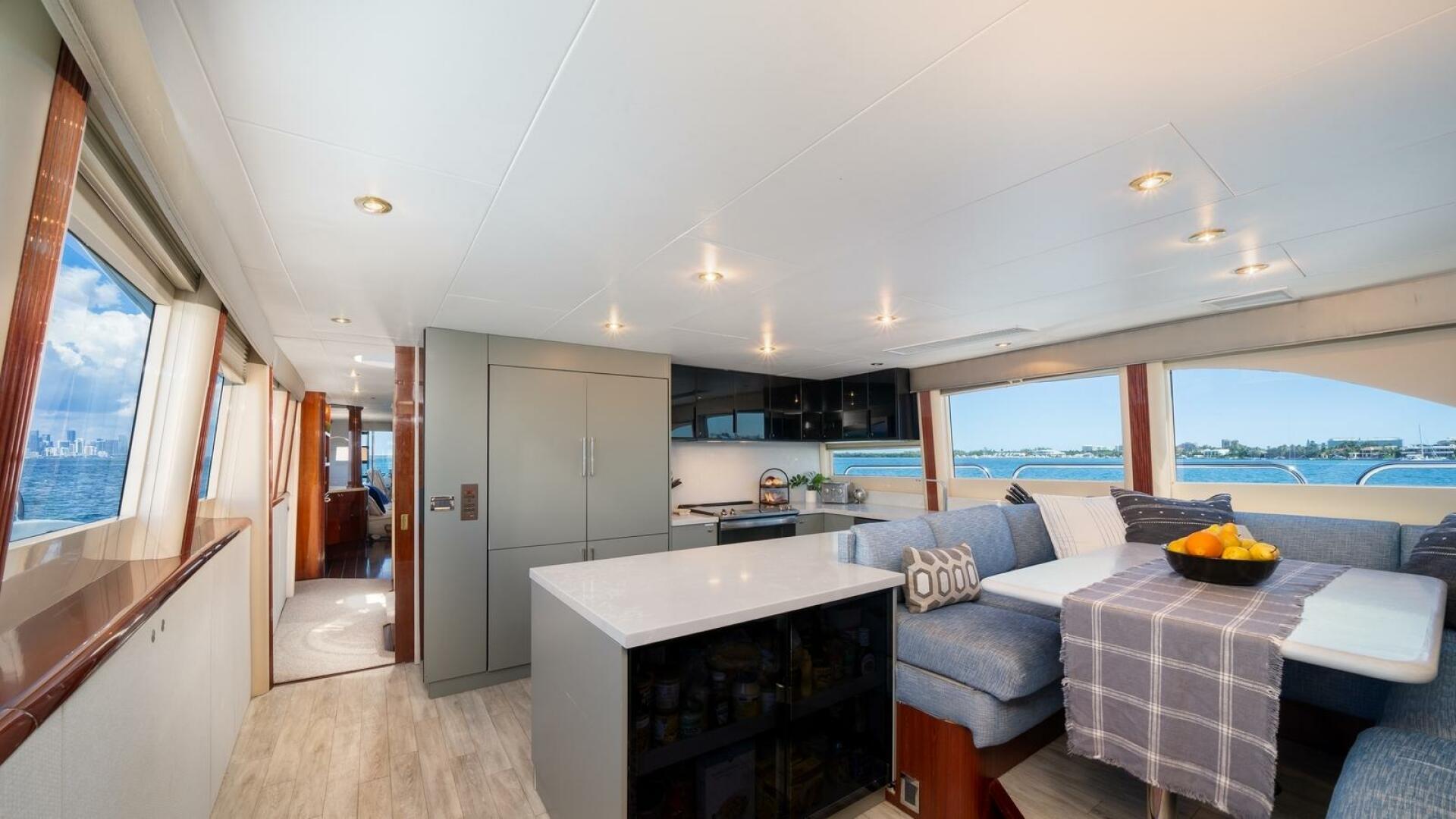 2002 Lazzara Yachts "Tryst" - photo 3