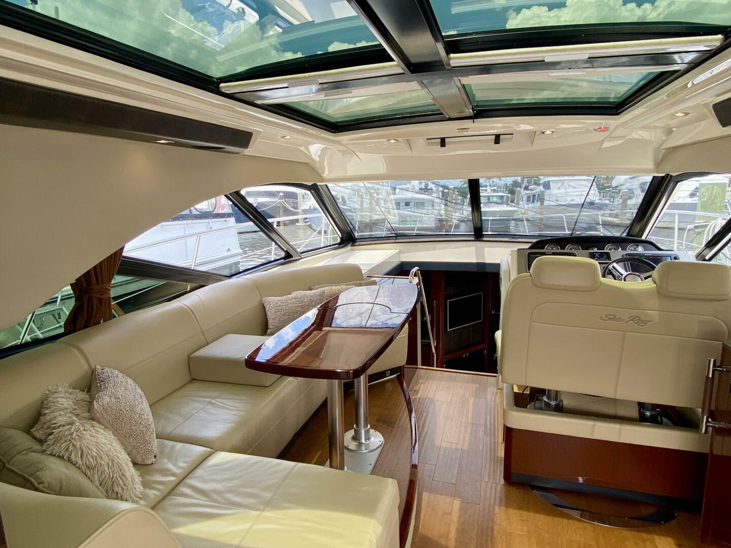 2015 Sea Ray 510 Sundancer "LOVERS AND FRIENDS" - photo 3