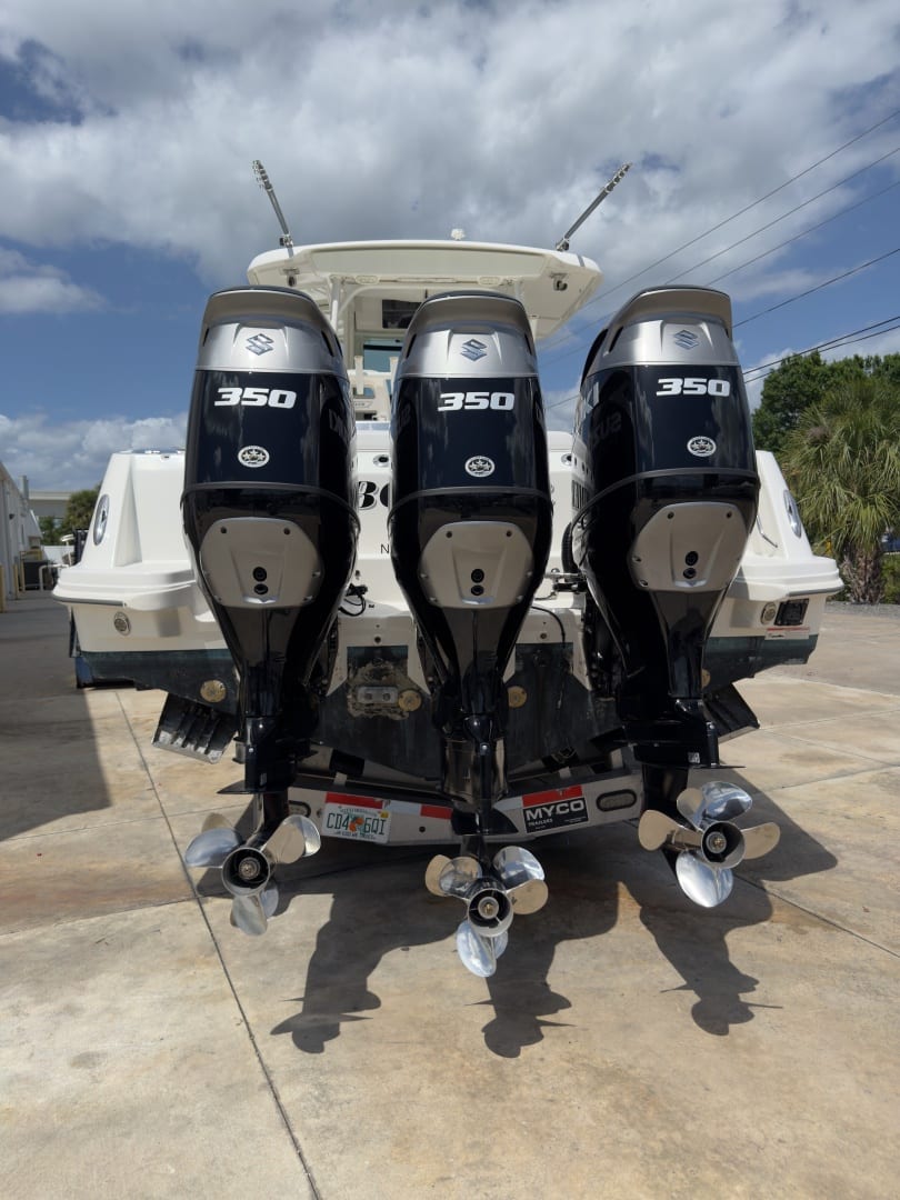 2016 Boston Whaler 350 Outrage "Boomer" - photo 2