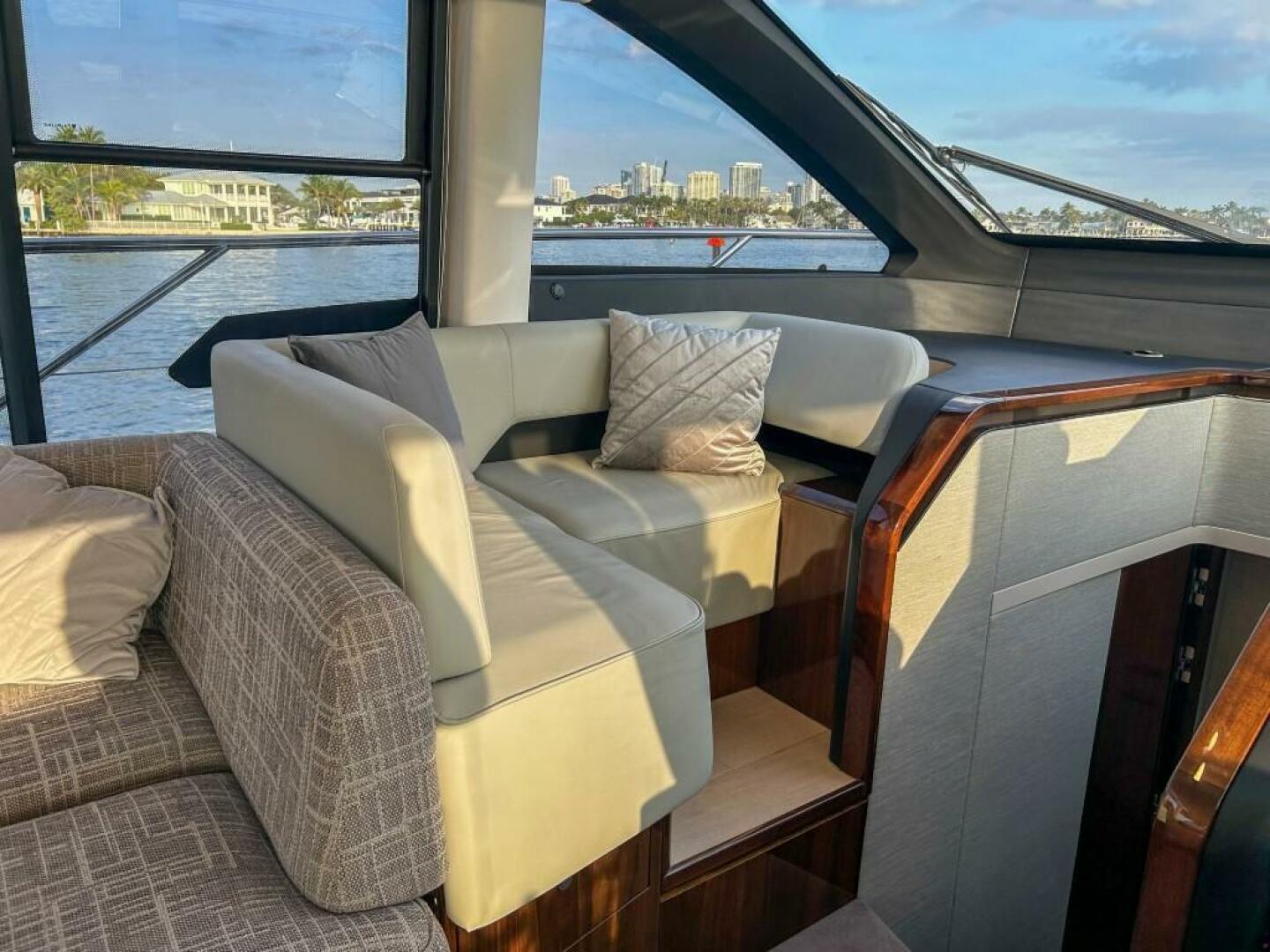 2024 Fairline Squadron 68 - photo 3