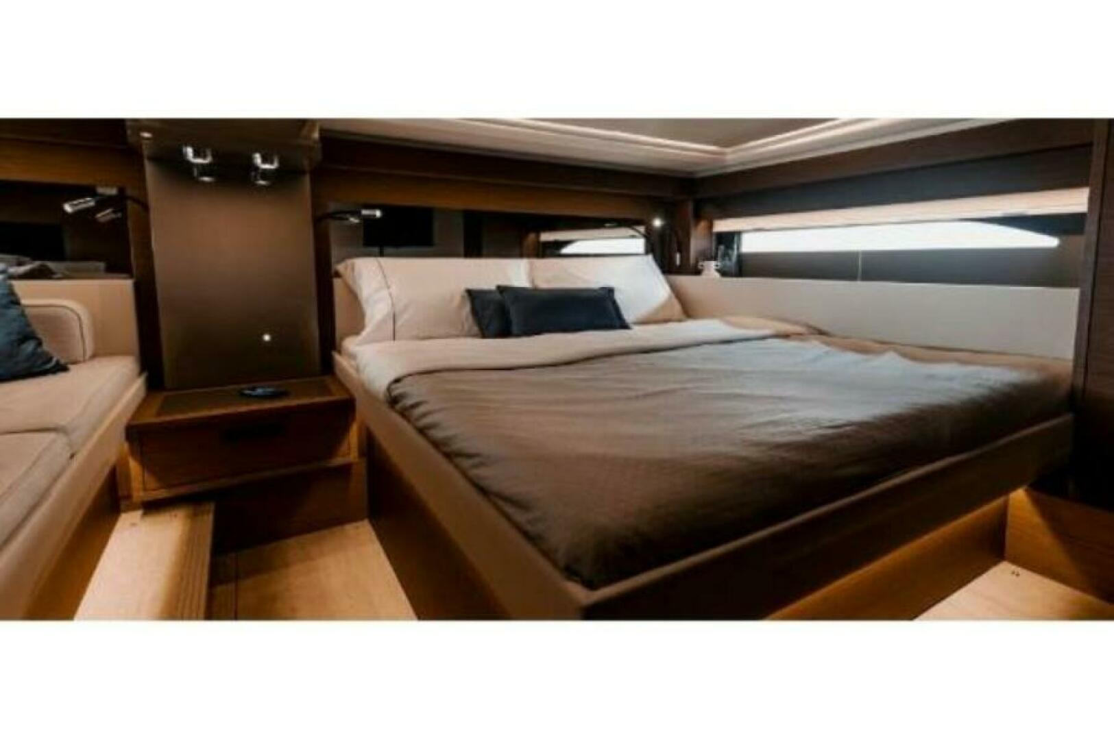 2026 Wellcraft 44 Explorer - photo 2