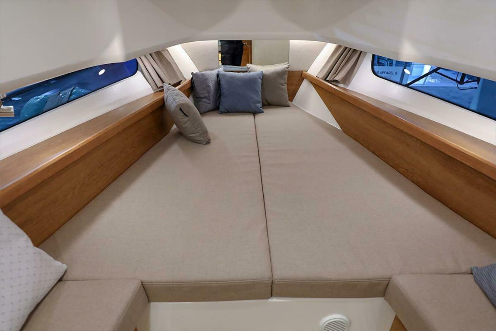2025 Nimbus Tender 11 - photo 2